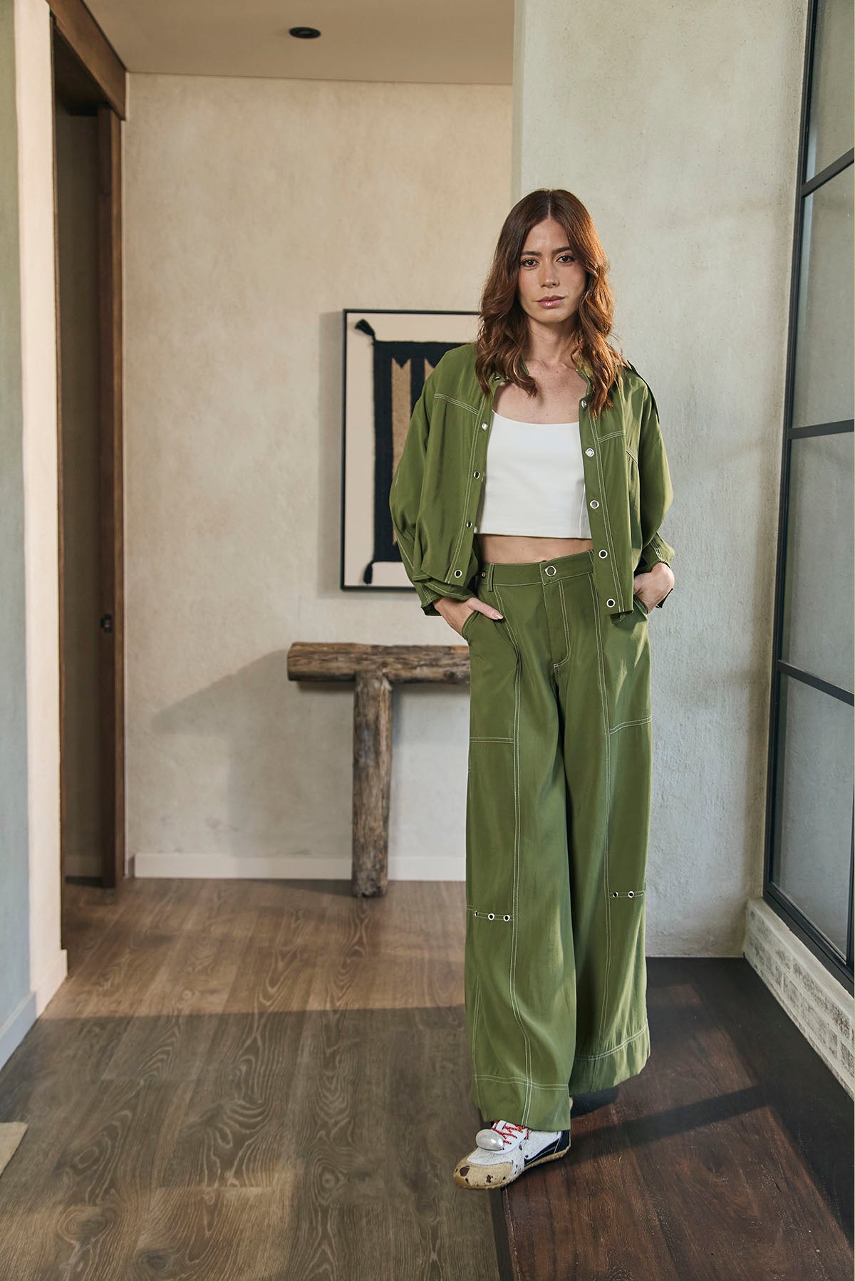 PANTALON BOTA RECTA BOLSILLO CUADRADO PRETINA CON OJALES