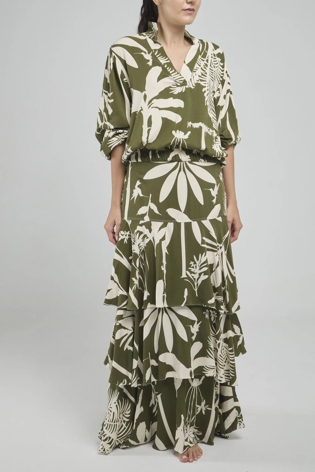 FALDA ESTAAMPADA HOJAS CAPAS BOLERO CIERRE LADOS