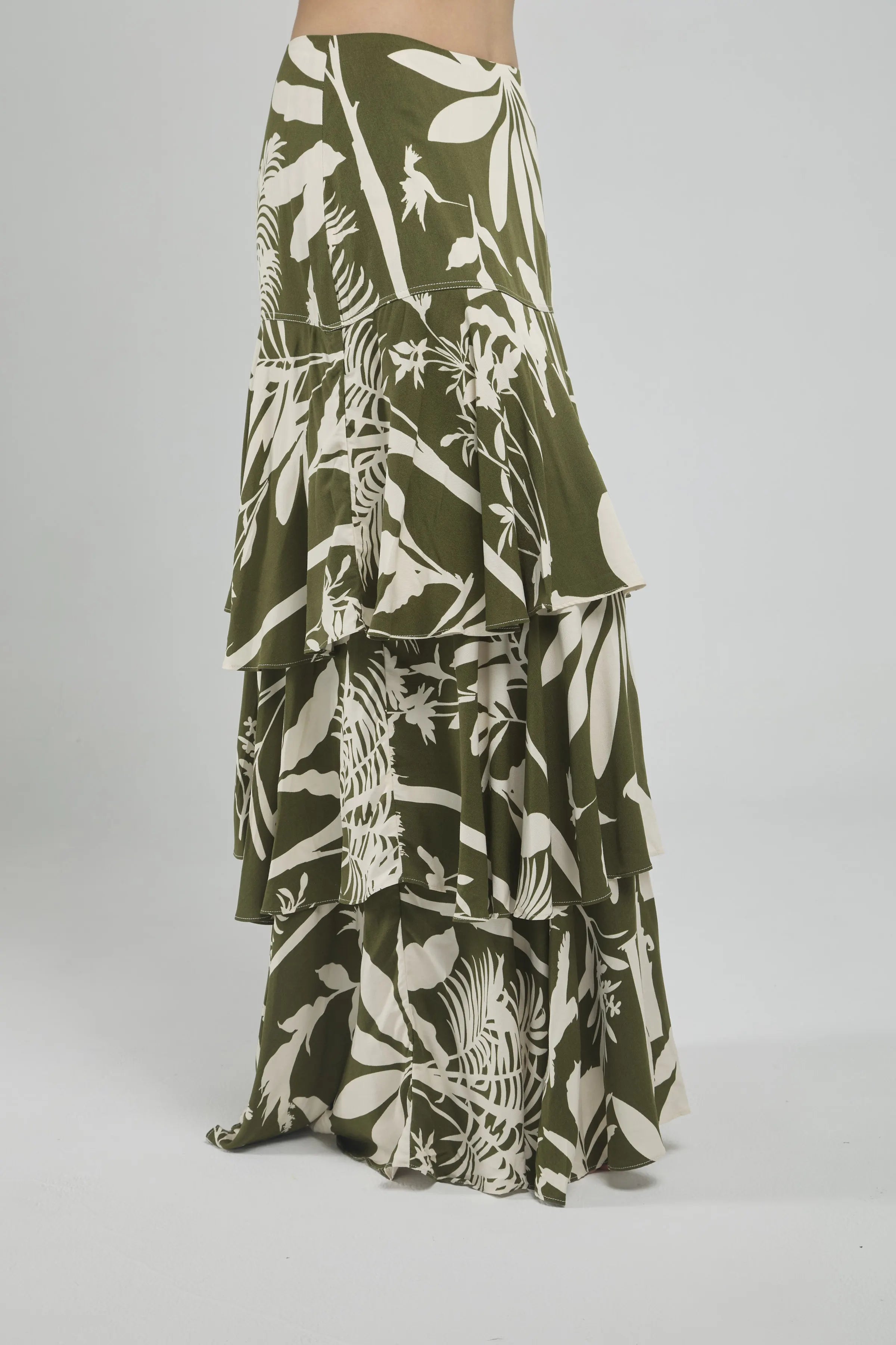 FALDA ESTAAMPADA HOJAS CAPAS BOLERO CIERRE LADOS