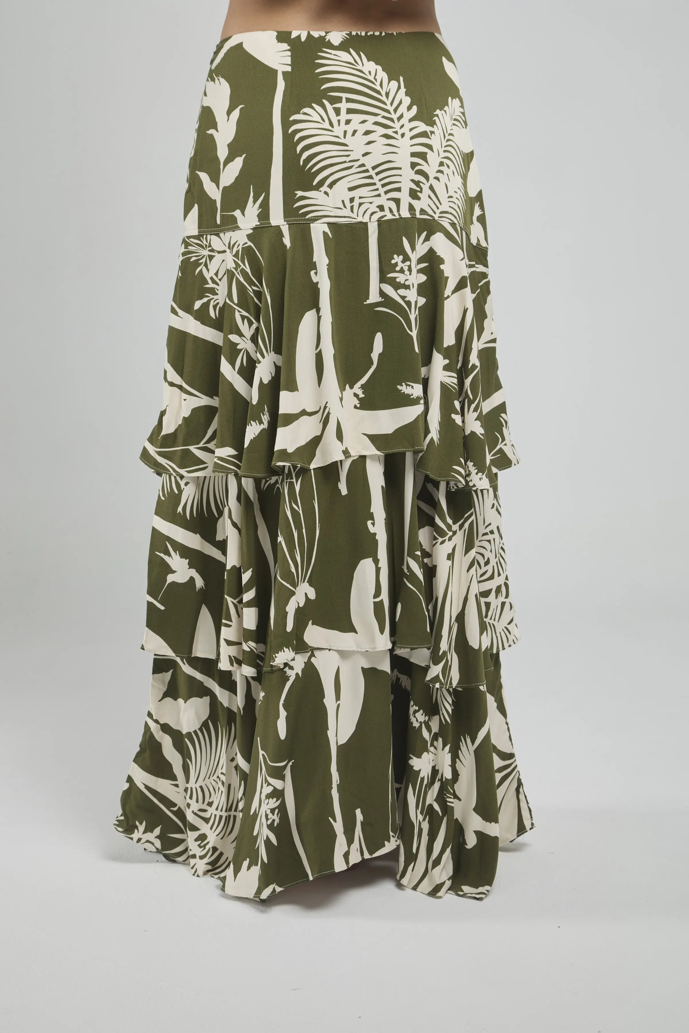 FALDA ESTAAMPADA HOJAS CAPAS BOLERO CIERRE LADOS