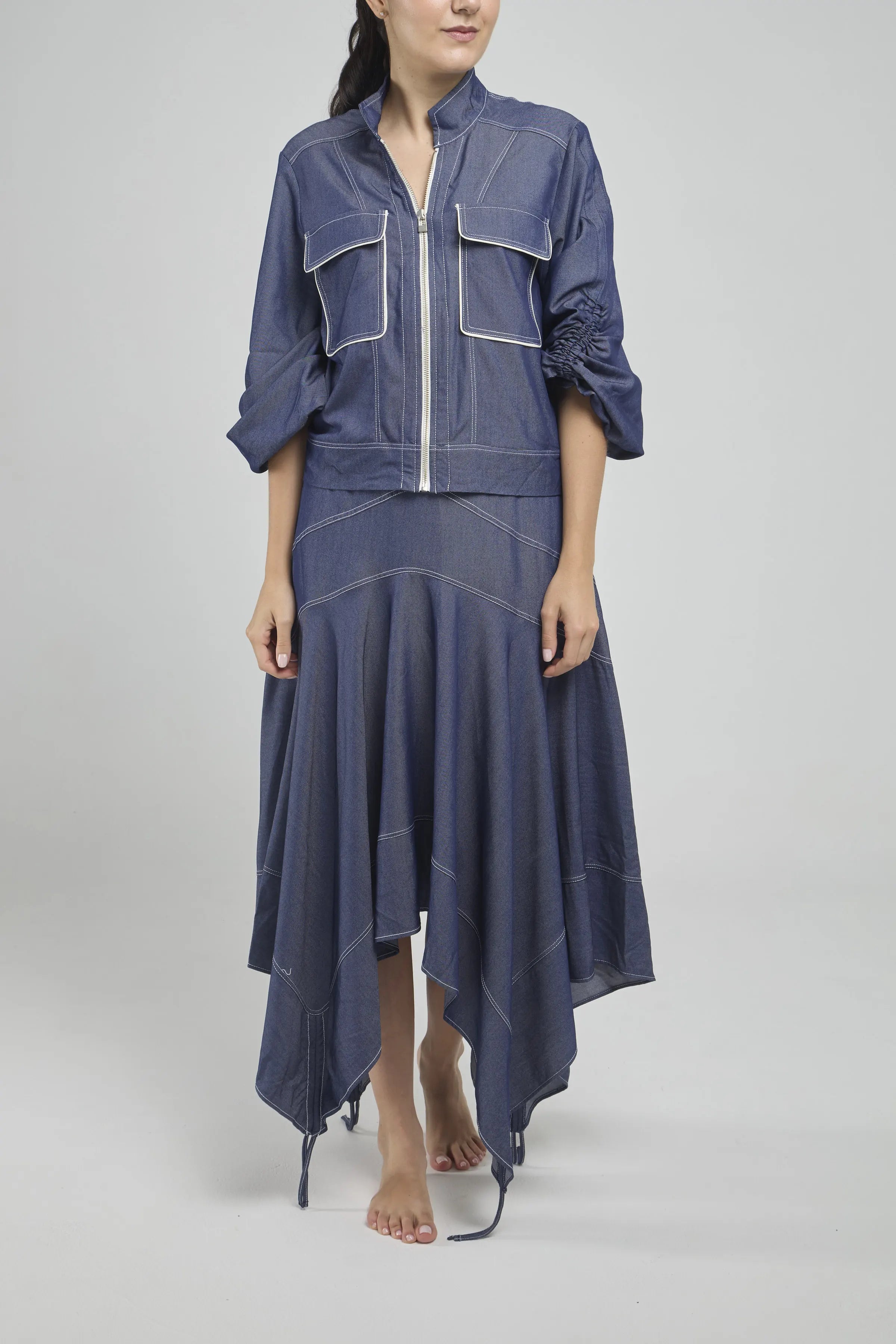 CHAQUETA CIERRE BOLSILLO TAPAS RECOGIDA MANGA C/N