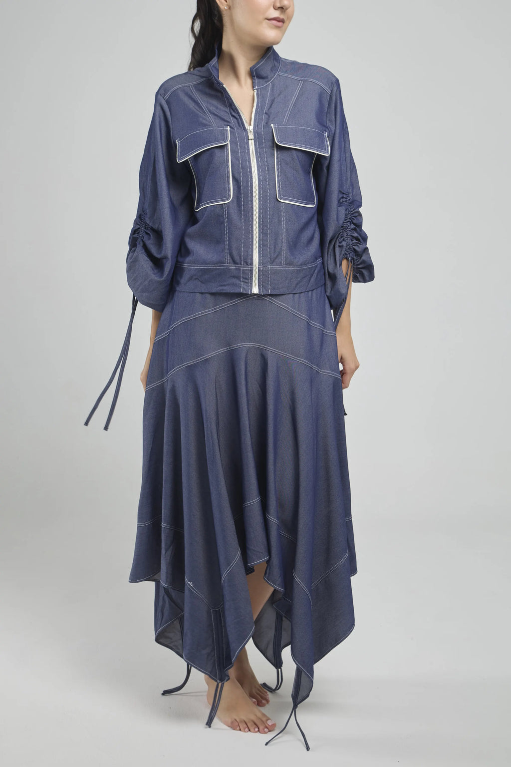 CHAQUETA CIERRE BOLSILLO TAPAS RECOGIDA MANGA C/N