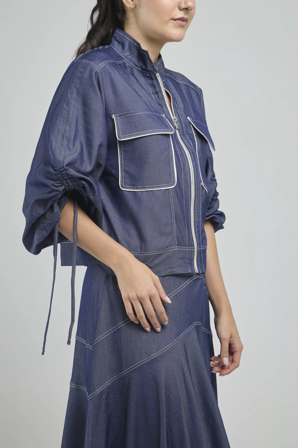 CHAQUETA CIERRE BOLSILLO TAPAS RECOGIDA MANGA C/N