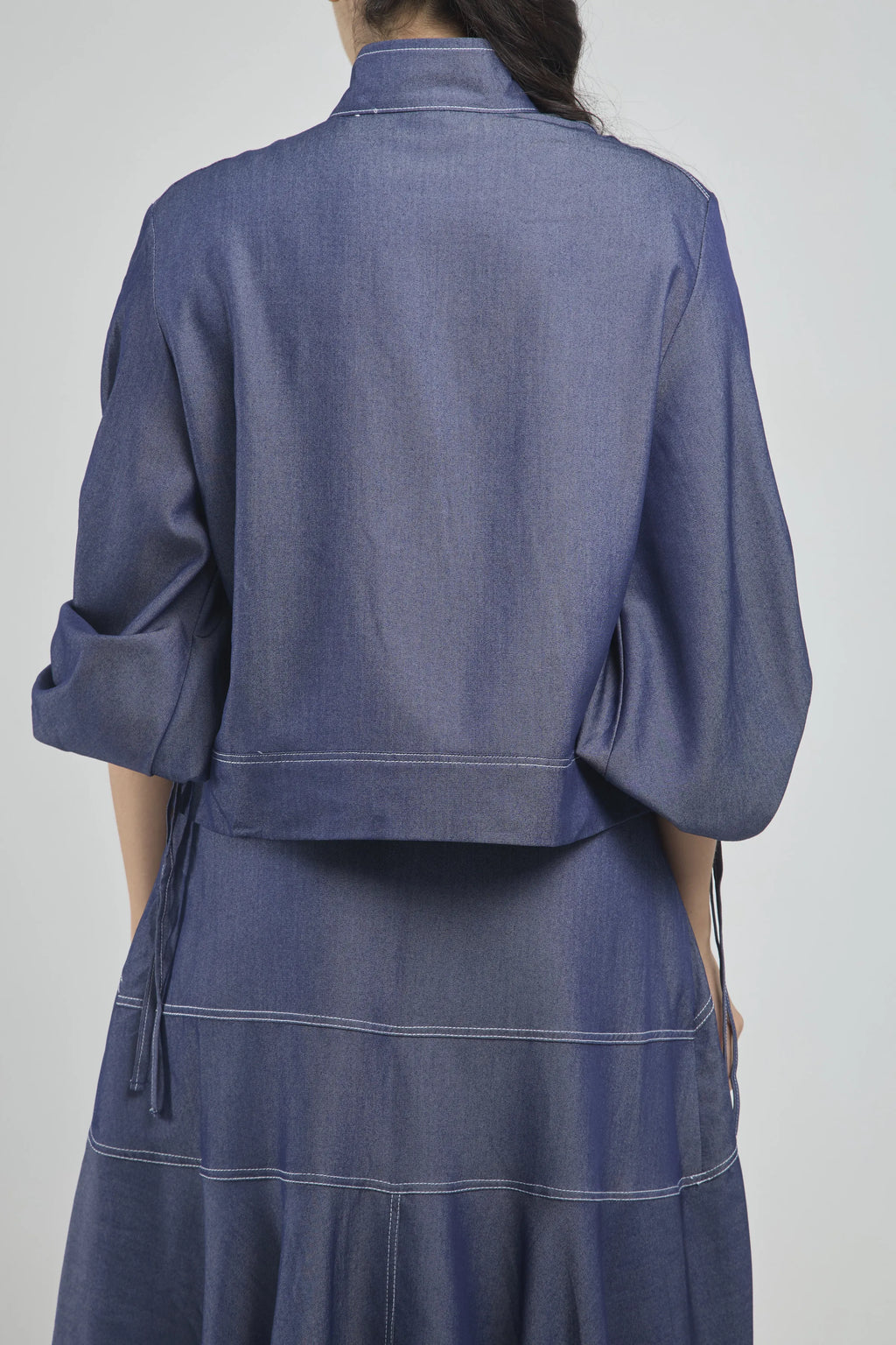 CHAQUETA CIERRE BOLSILLO TAPAS RECOGIDA MANGA C/N