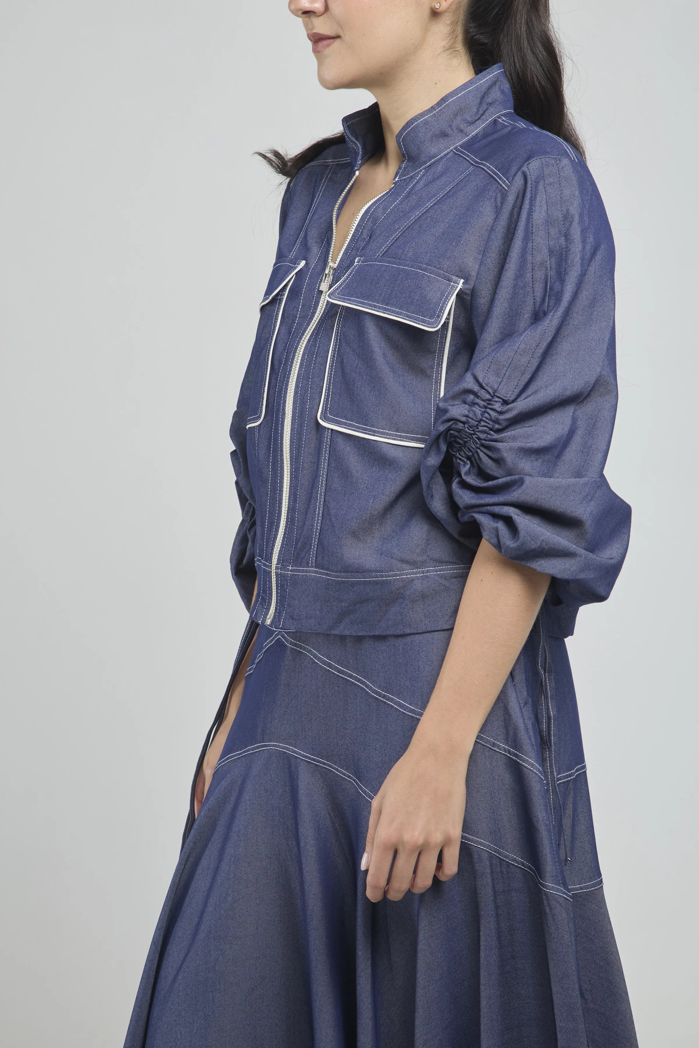 CHAQUETA CIERRE BOLSILLO TAPAS RECOGIDA MANGA C/N