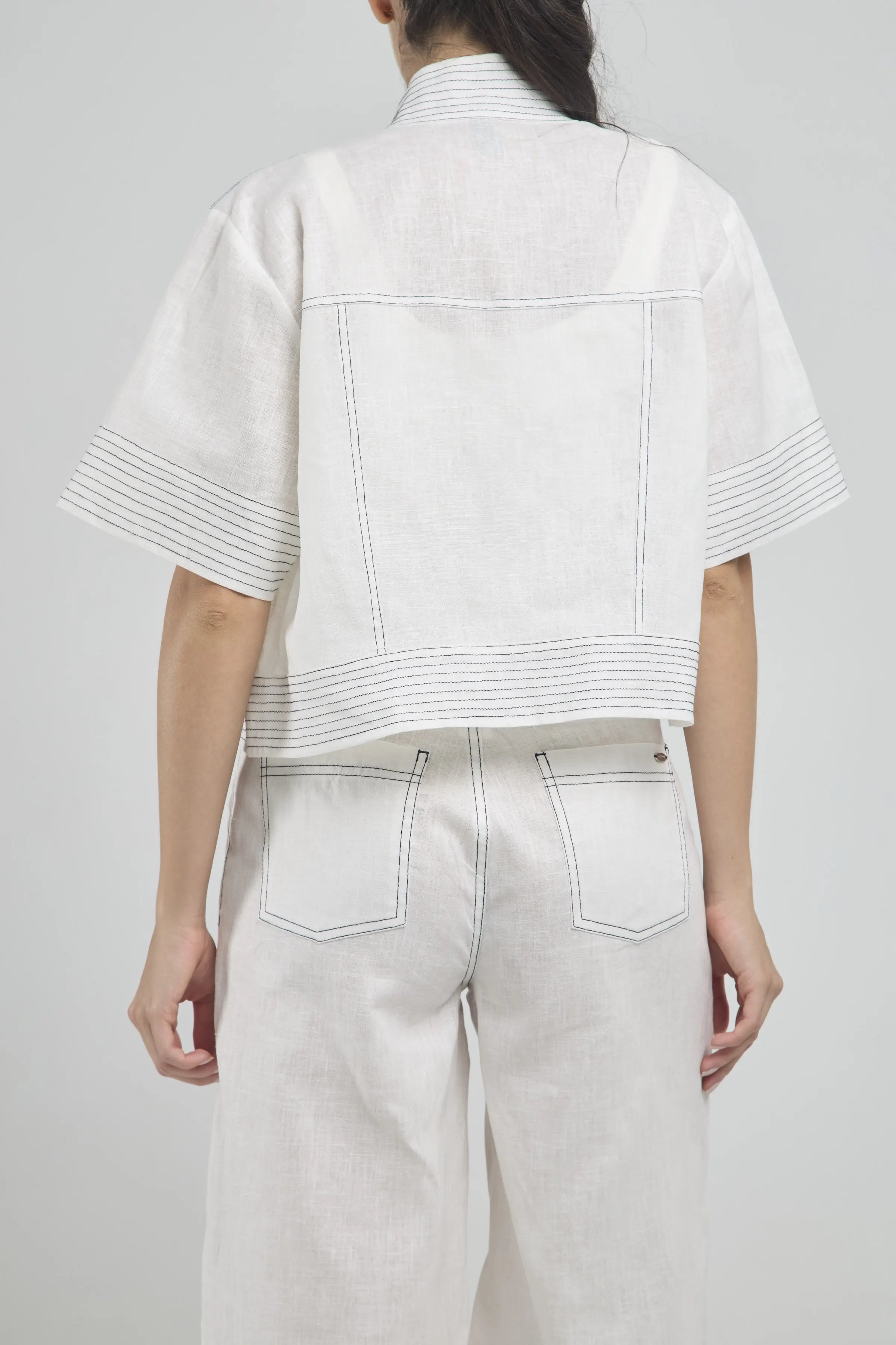 CHAQUETA CORTA ABIERTA MANGA CORTE  C/N PESPUNTE