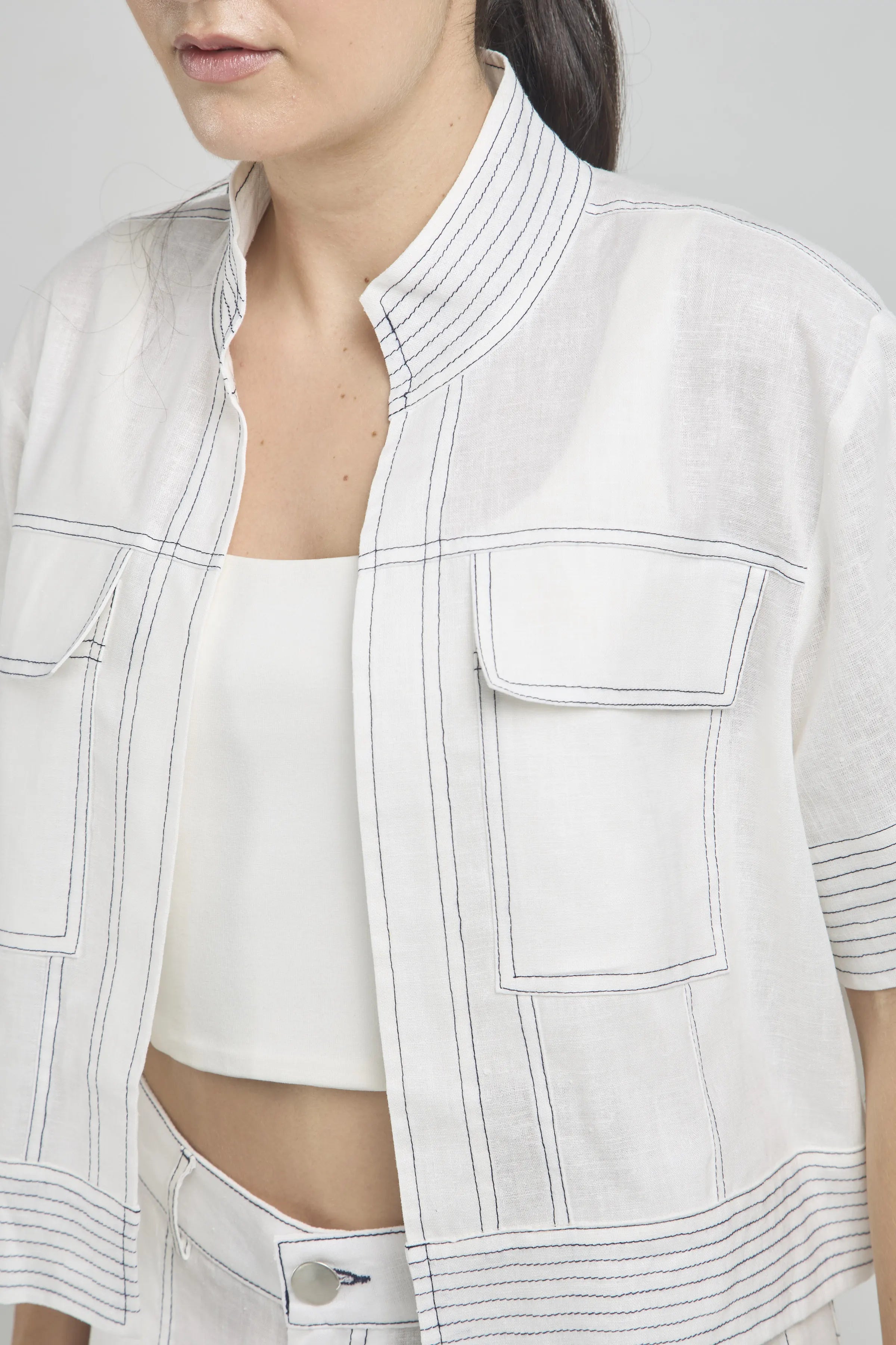 CHAQUETA CORTA ABIERTA MANGA CORTE  C/N PESPUNTE