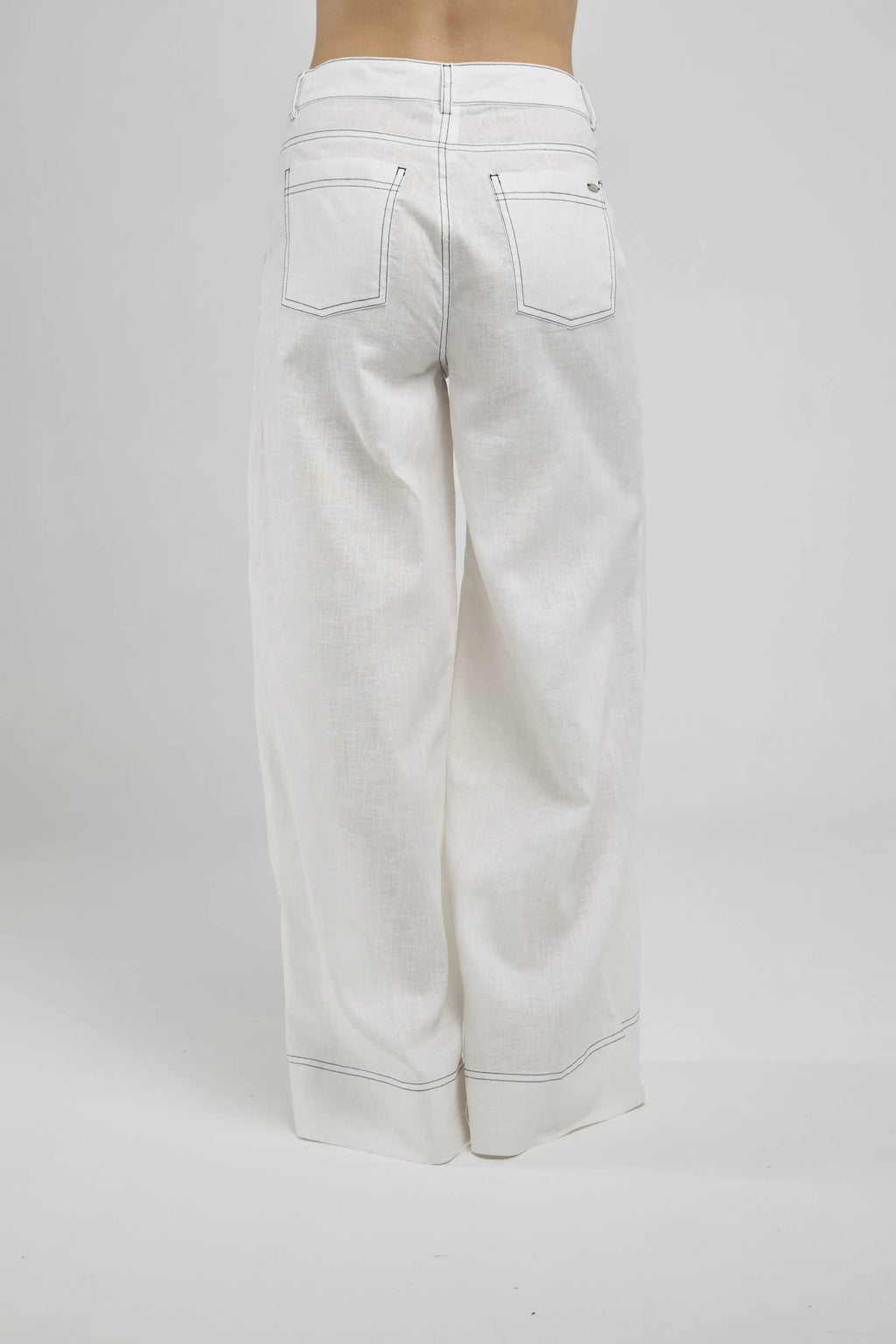 PANTALON ANCHO BOLSILLO CUADRADO  PESPUNTE PIERNA