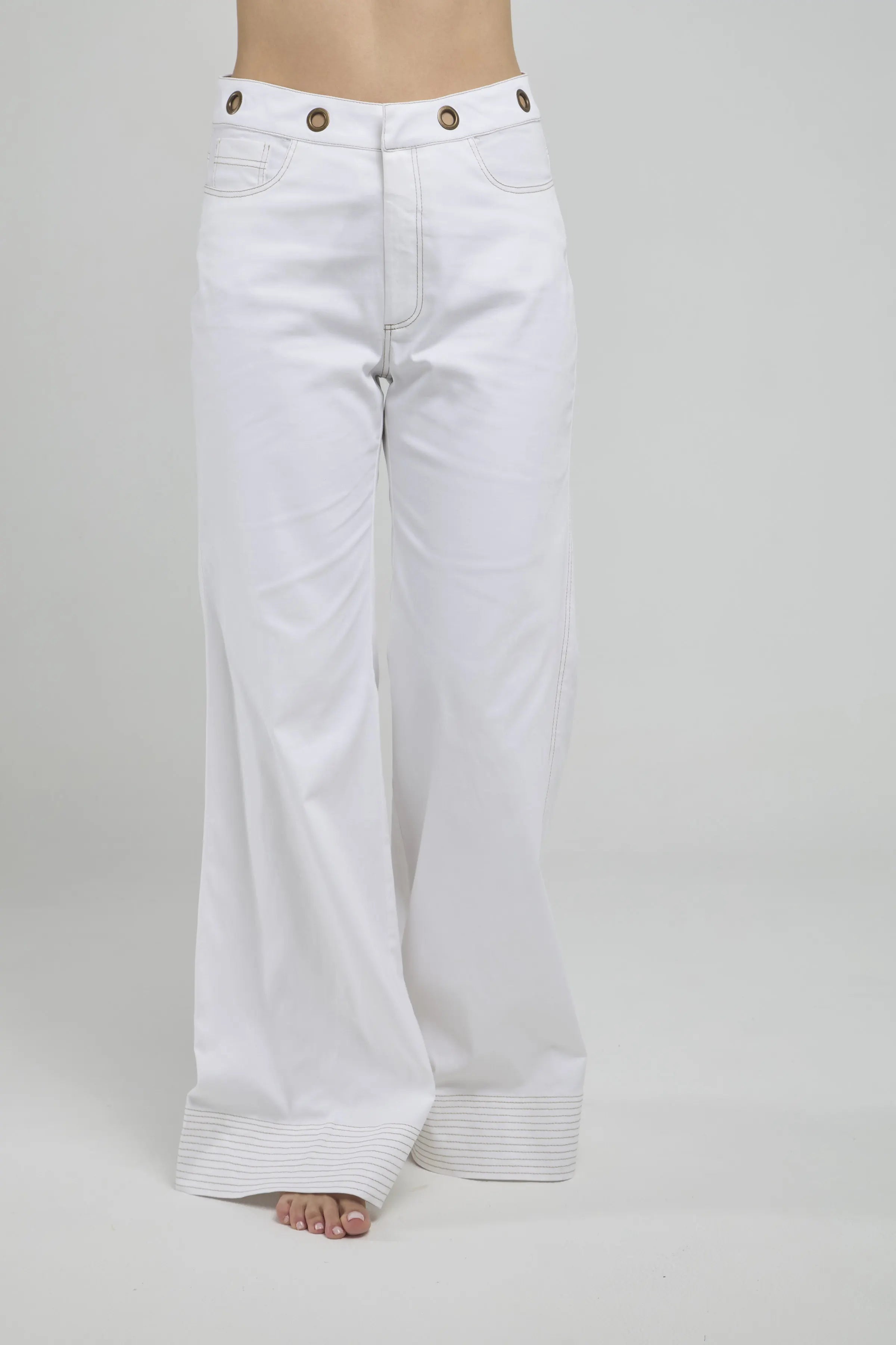 PANTALON BOTA CAMPANA RUEDO PESPUNTE  PRETINA HOJAL