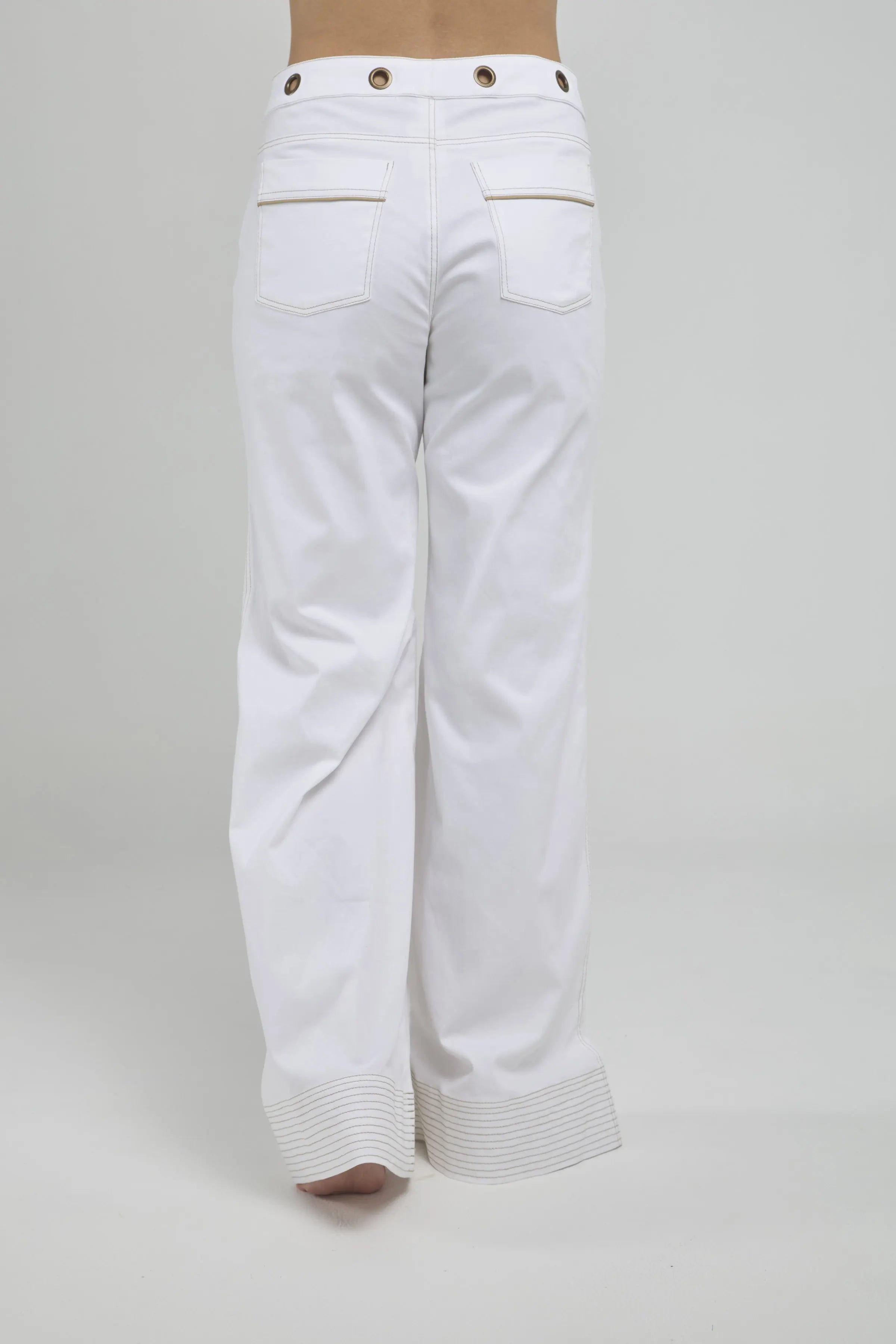 PANTALON BOTA CAMPANA RUEDO PESPUNTE  PRETINA HOJAL