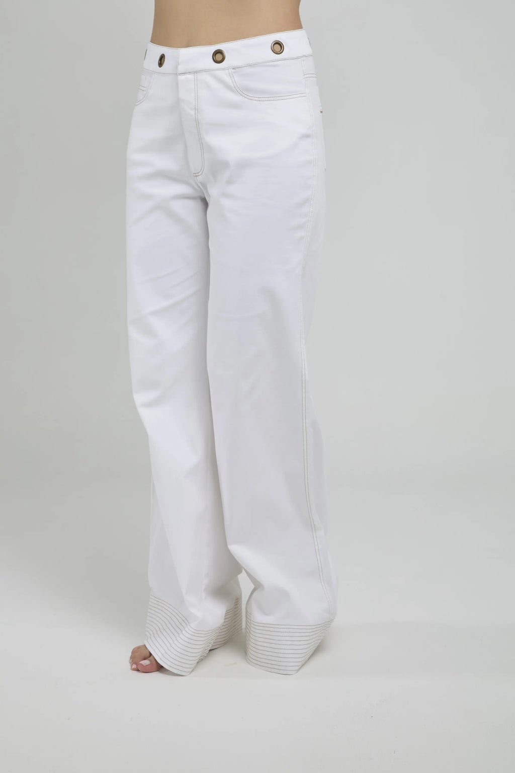 PANTALON BOTA CAMPANA RUEDO PESPUNTE  PRETINA HOJAL