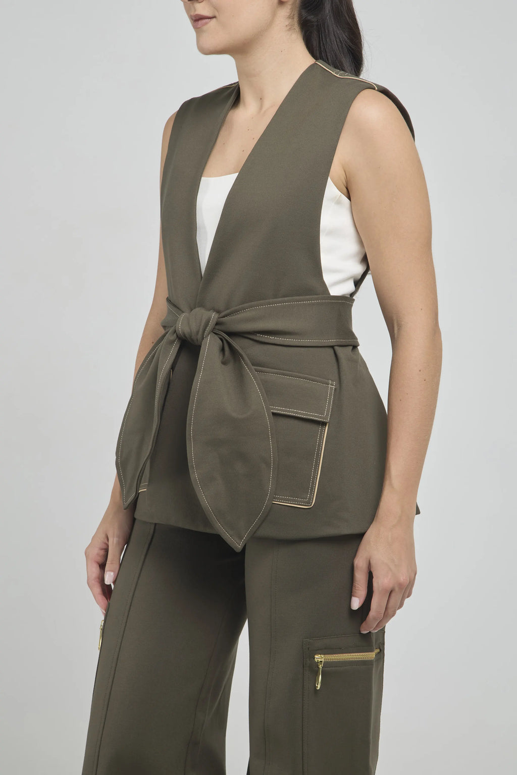 CHALECO CINTURON BOLSILLO TAPA SESGO HOMBRO BOLSILLO