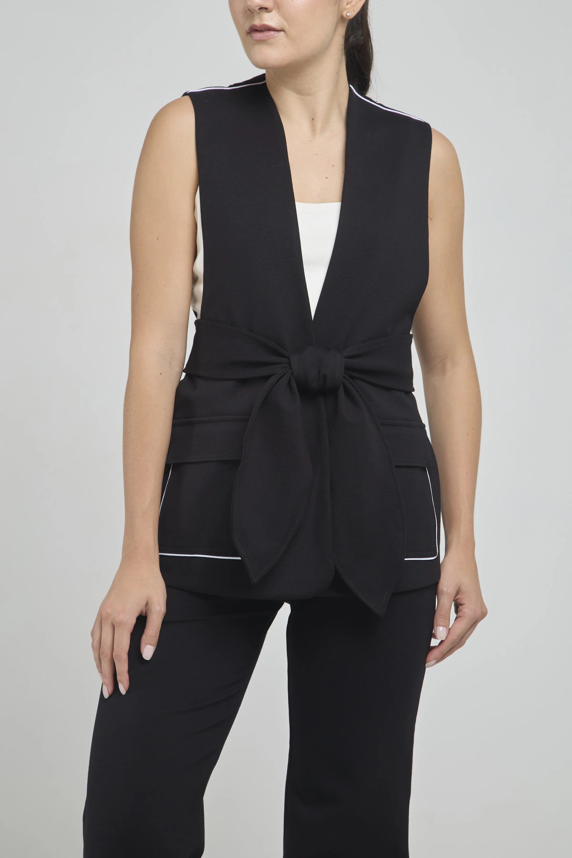 CHALECO CINTURON BOLSILLO TAPA SESGO HOMBRO BOLSILLO