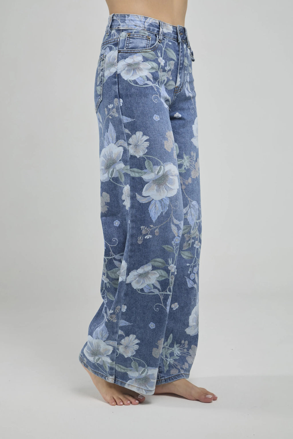 JEANS ESTAMPADO FLORES AZULES BOTA RECTA