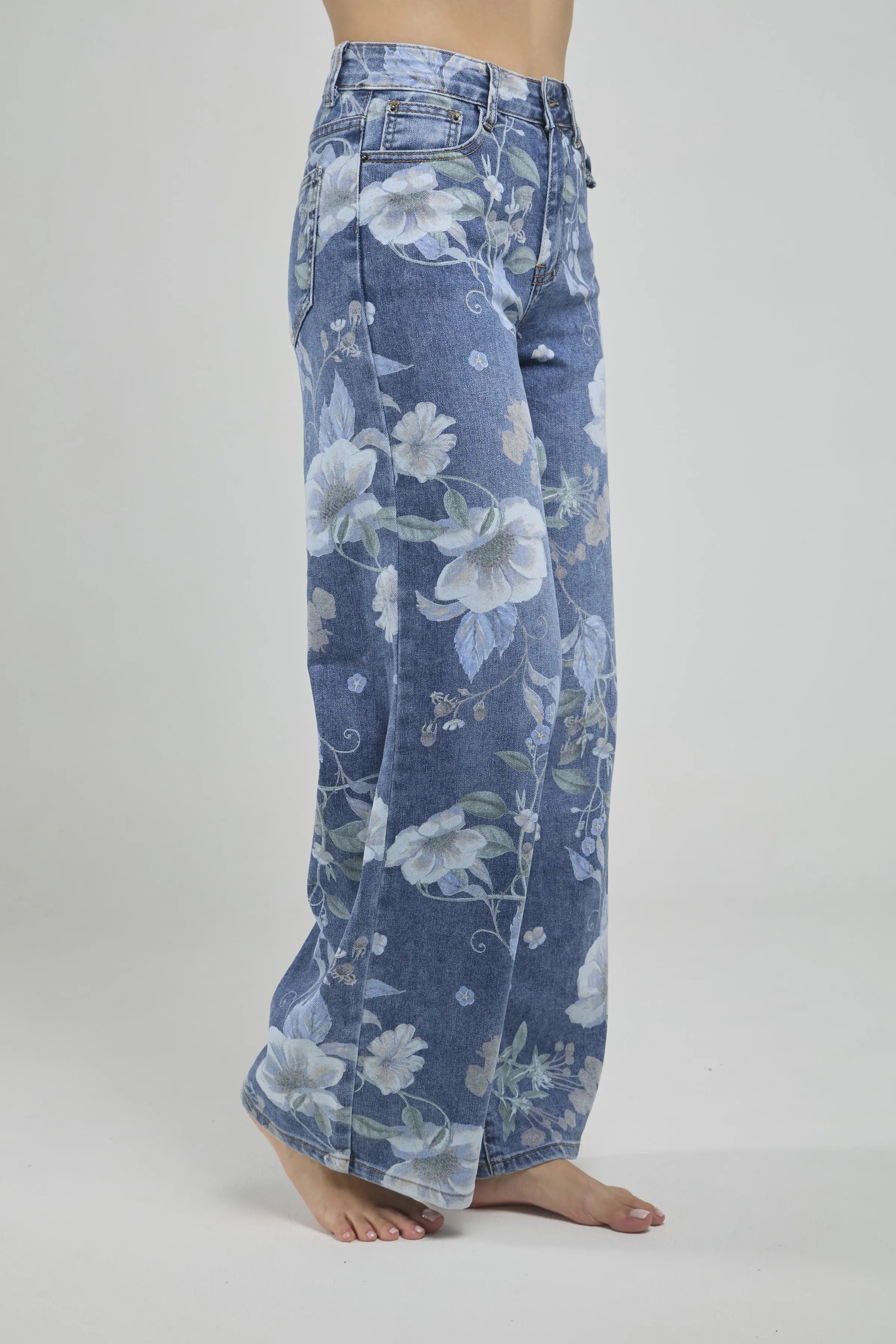 JEANS ESTAMPADO FLORES AZULES BOTA RECTA