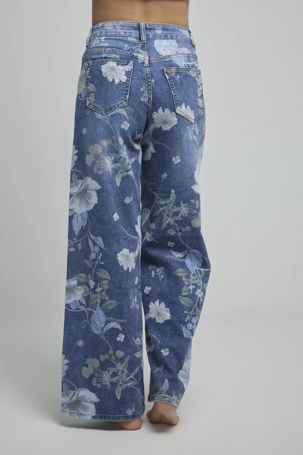 JEANS ESTAMPADO FLORES AZULES BOTA RECTA