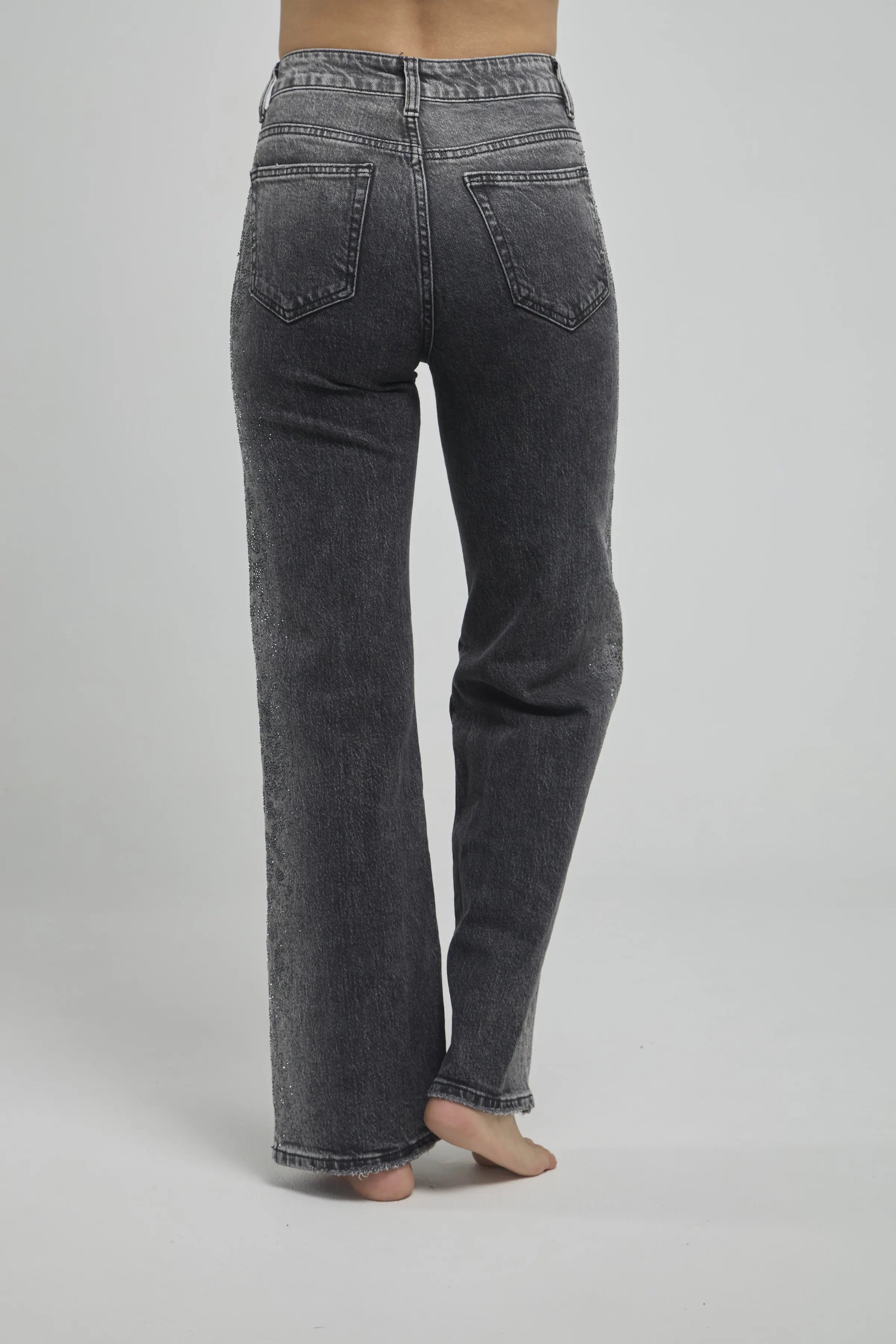 JEANS BOTA RECTA DEGASTADA LADOS CHISPAS NEGRO