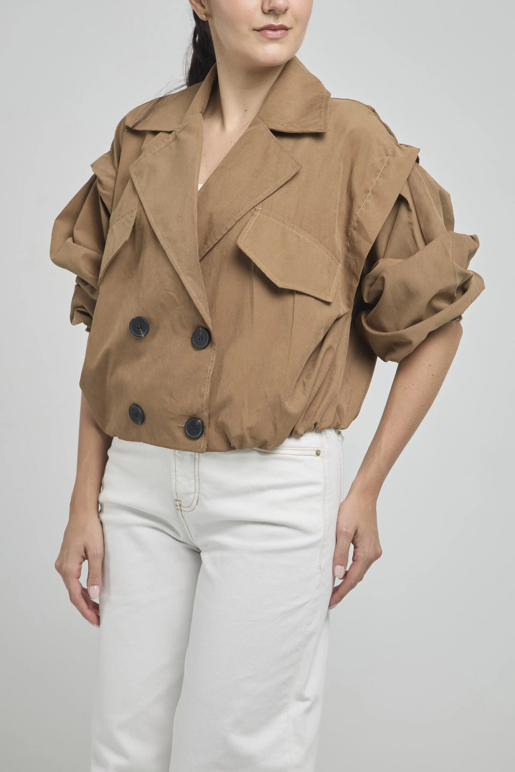 CHAQUETA RESORTE PRETINA MANGA CUELLO CAMISERO  BOLSILLO TAPAS