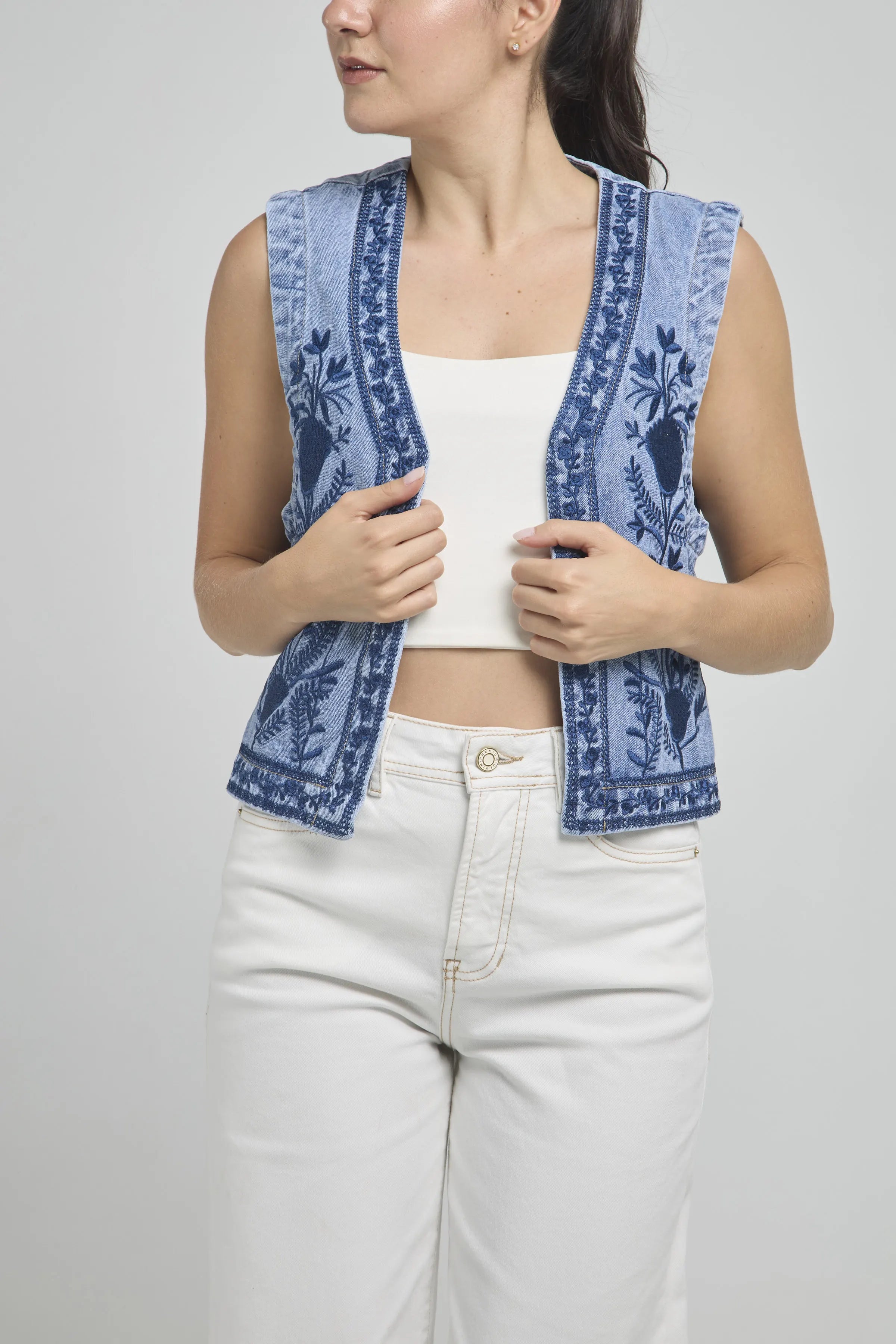 CHALECO ABIERTO BORDADO FLORES AZUL OSCURO