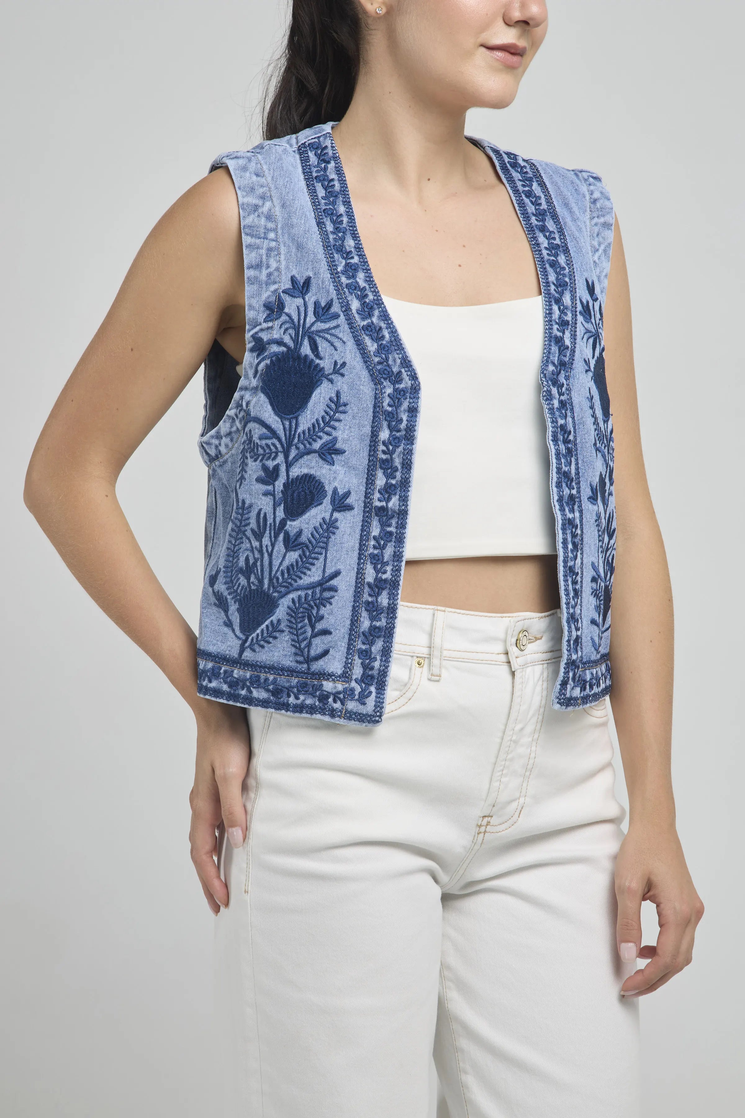 CHALECO ABIERTO BORDADO FLORES AZUL OSCURO