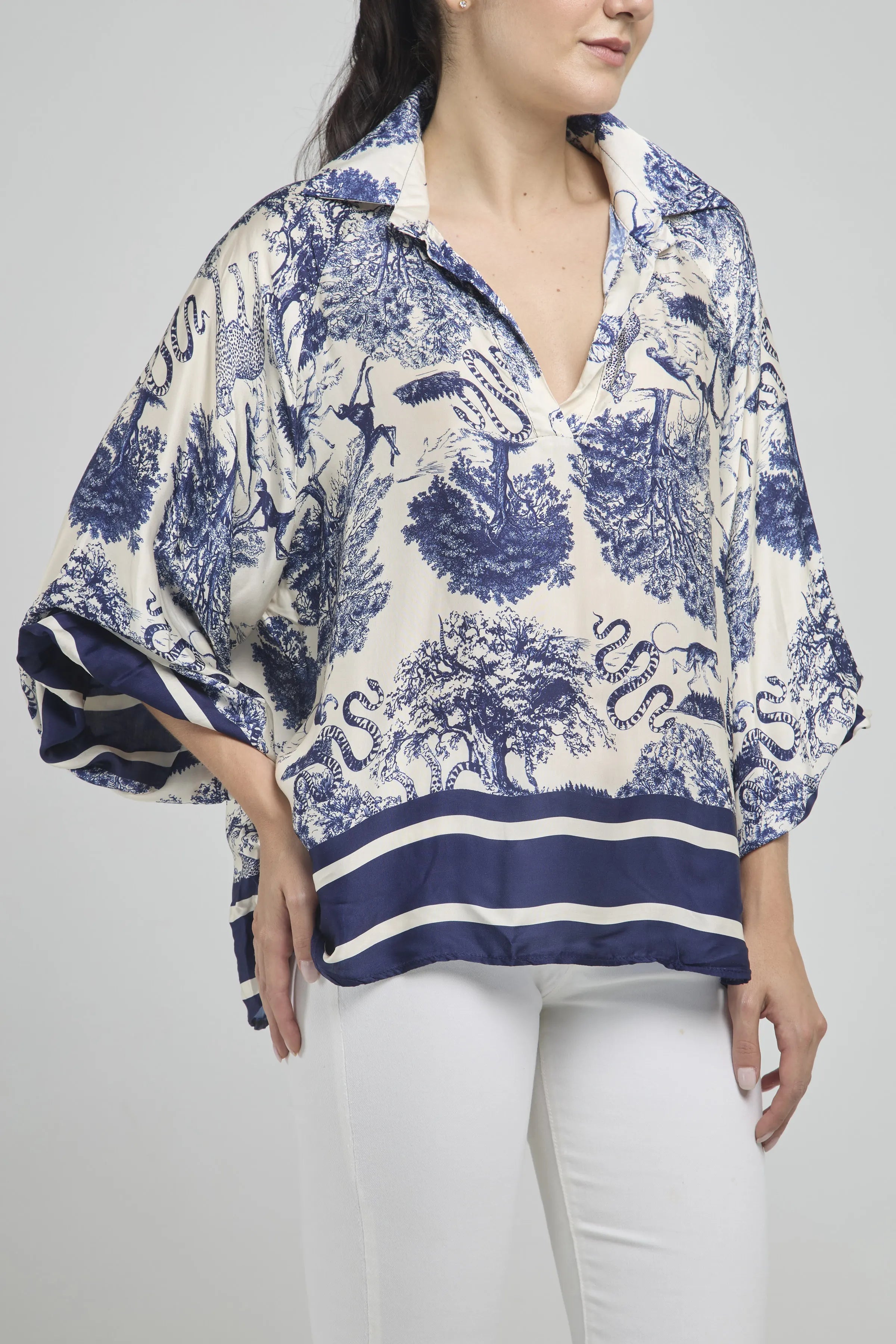 BLUSA MEDIA PERILLA CUELLO CAMISERO MANGA LARGA ESTAMPADO SELVA