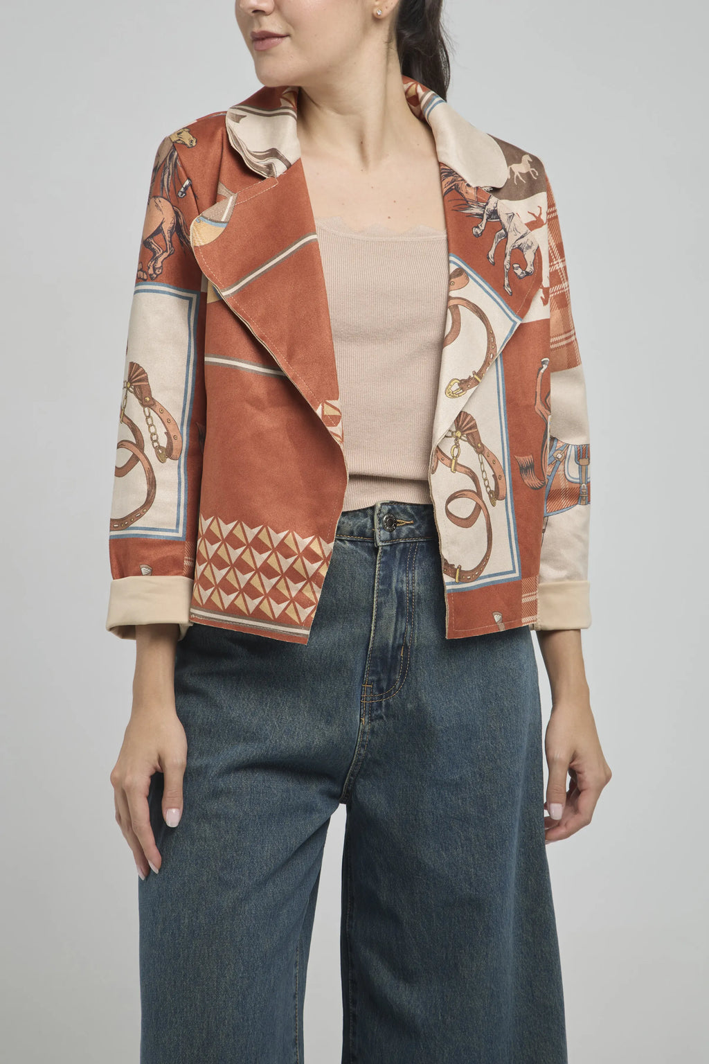 CHAQUETA CORTA ESTAMPADO CUELLO V BOLSILLO CIERRE  M/L