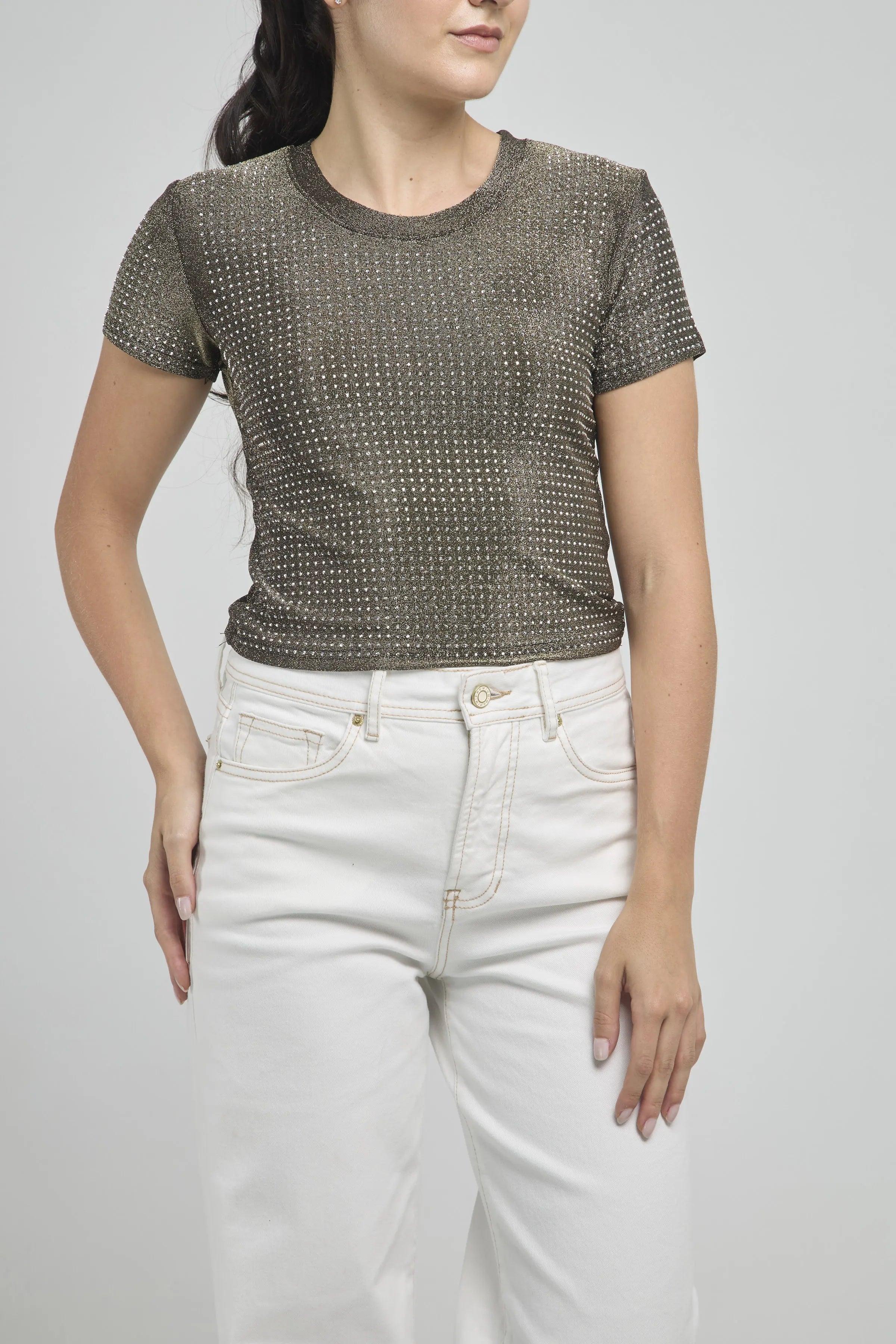 CAMISETA CORTA MAGA CORTA CUELLO RENDO CON CHISPAS