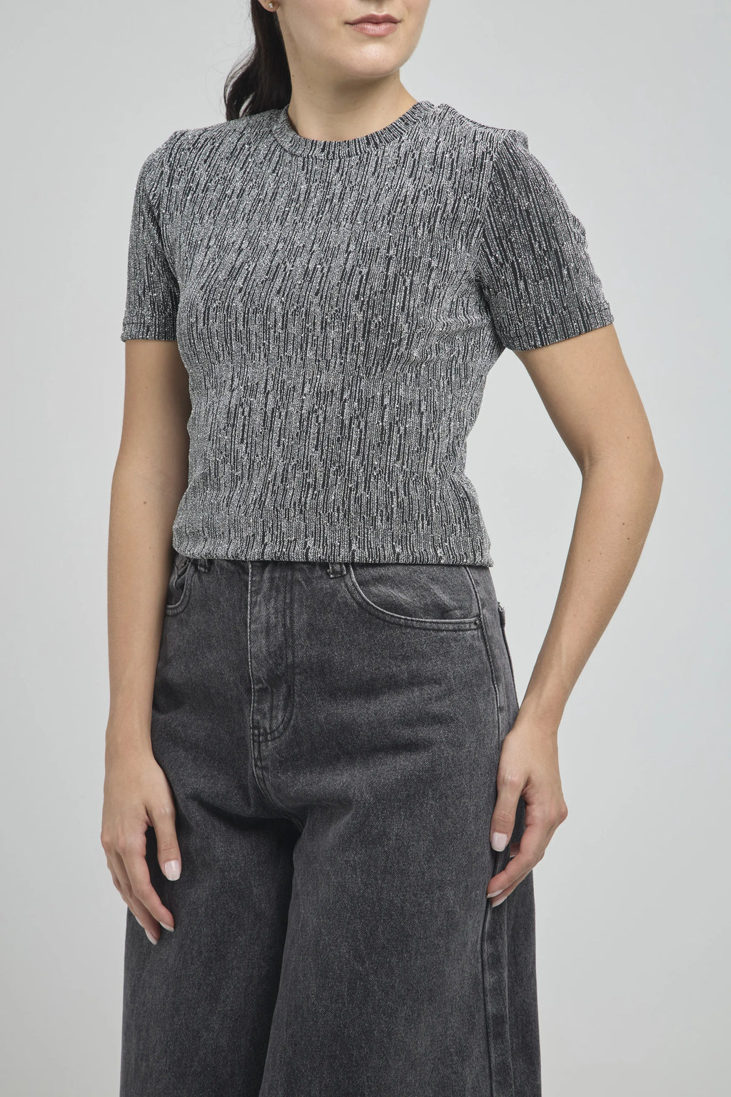 CAMISETA BRILLANTE MANGA CORTA  CUELLO RESDONDO