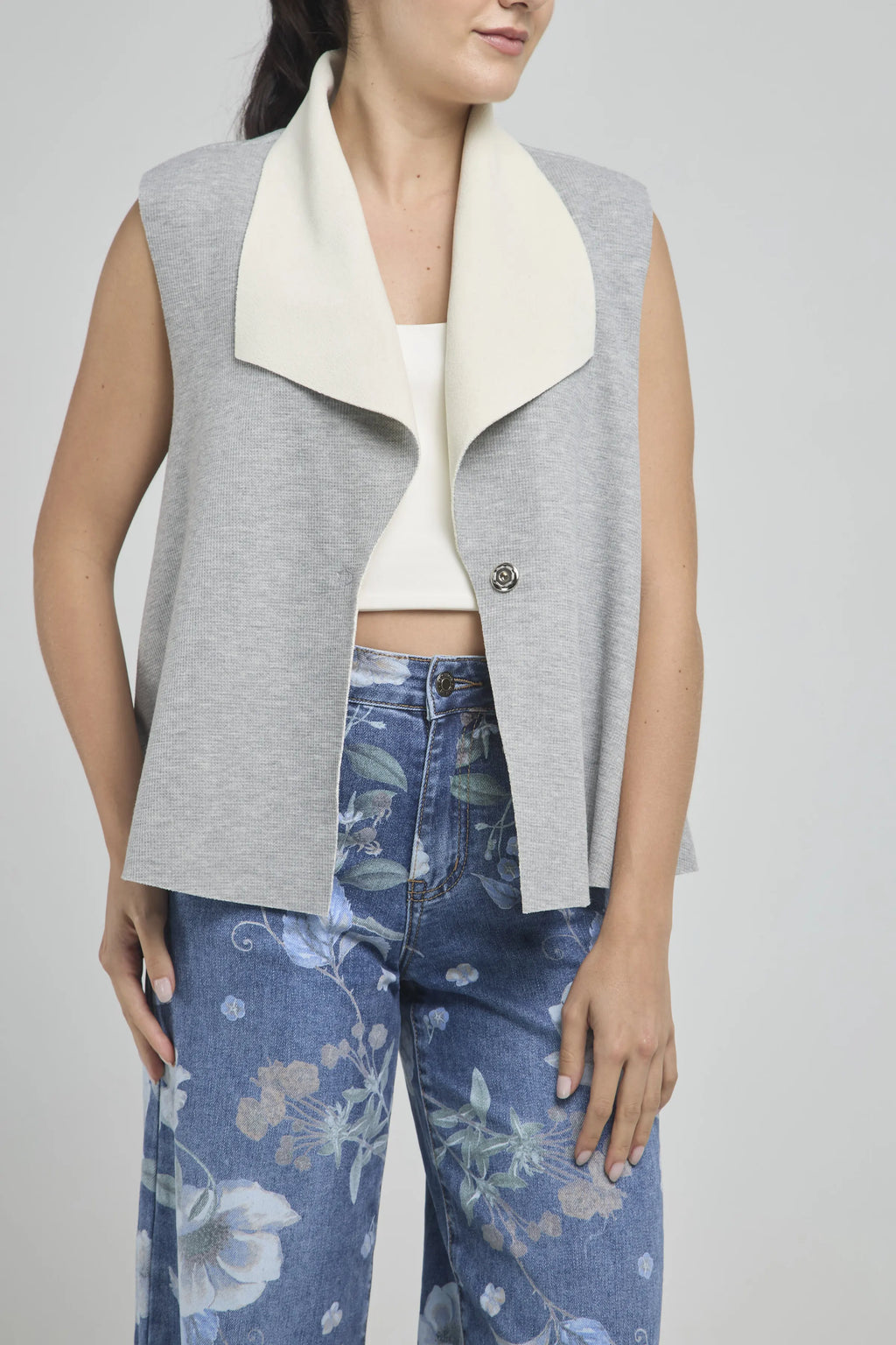 CHALECO LANA CUELLO V  UN BOTON CON BOLSILLO