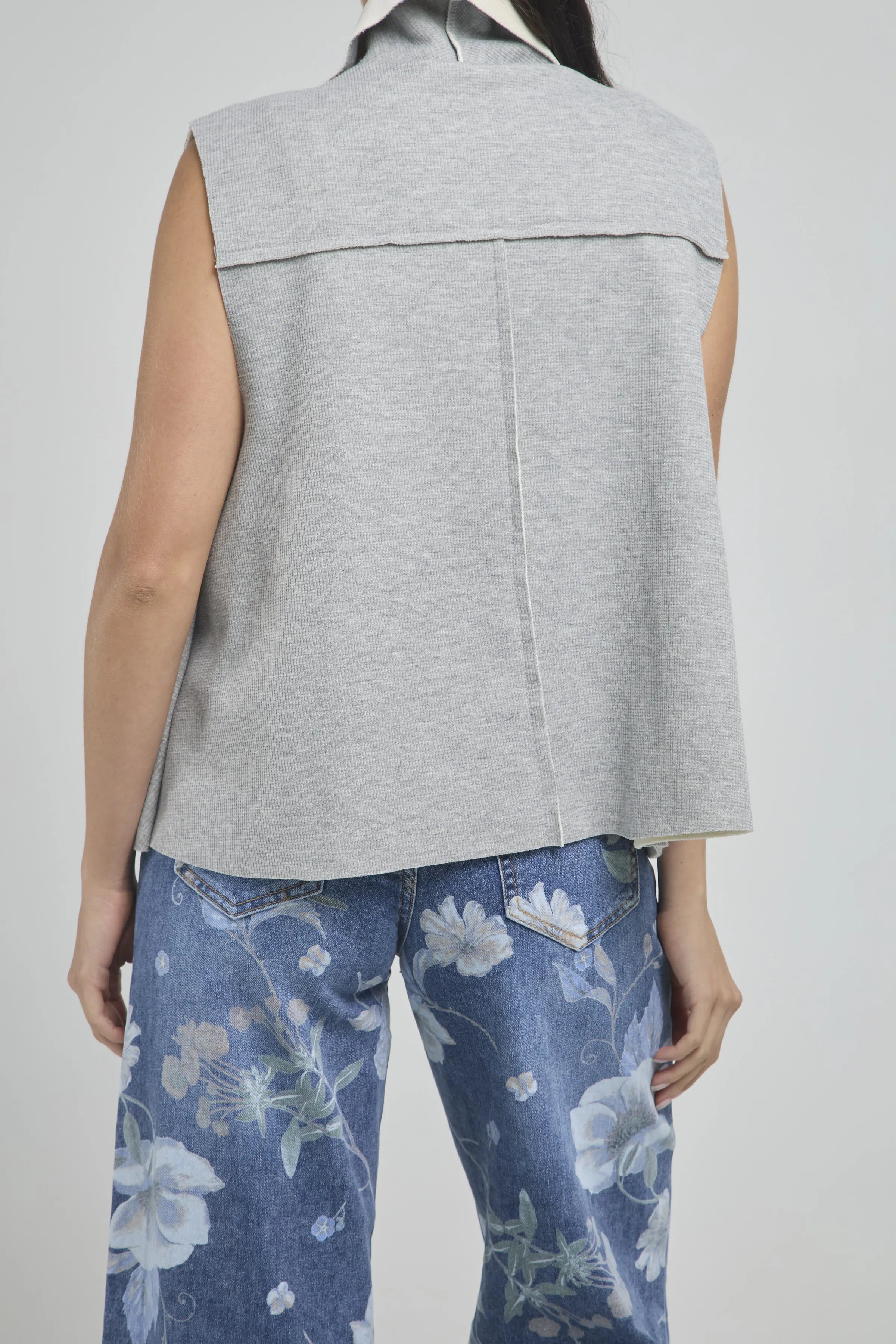 CHALECO LANA CUELLO V  UN BOTON CON BOLSILLO