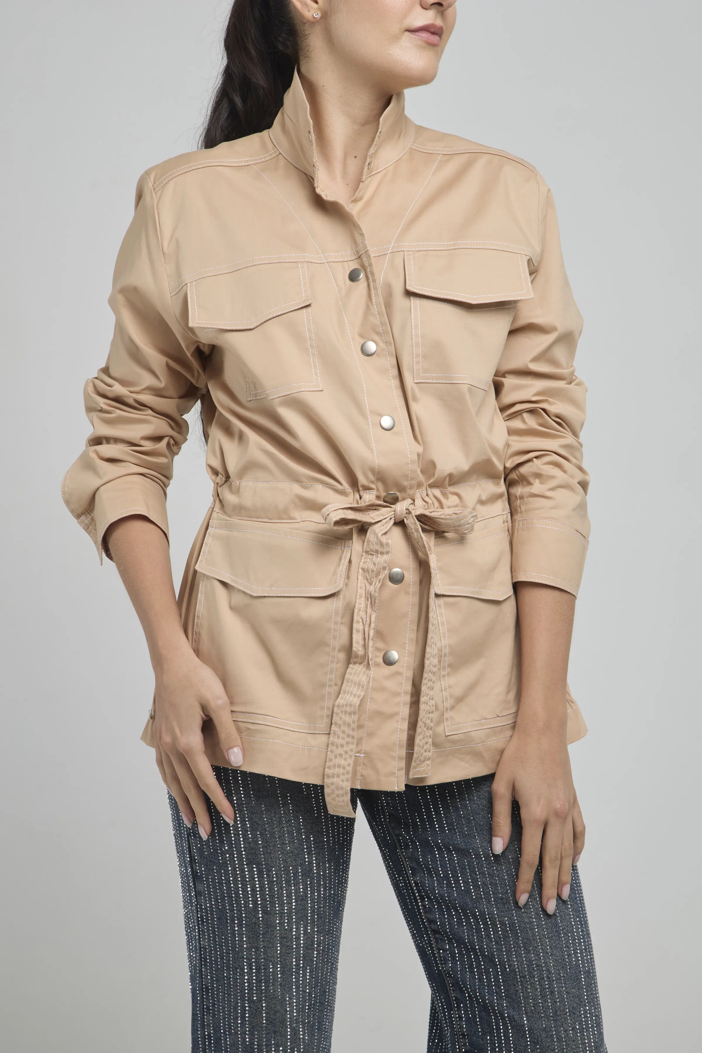 CHAQUETA TIPO SAFARI CODERA CINTURA PESPUNTE  C/N