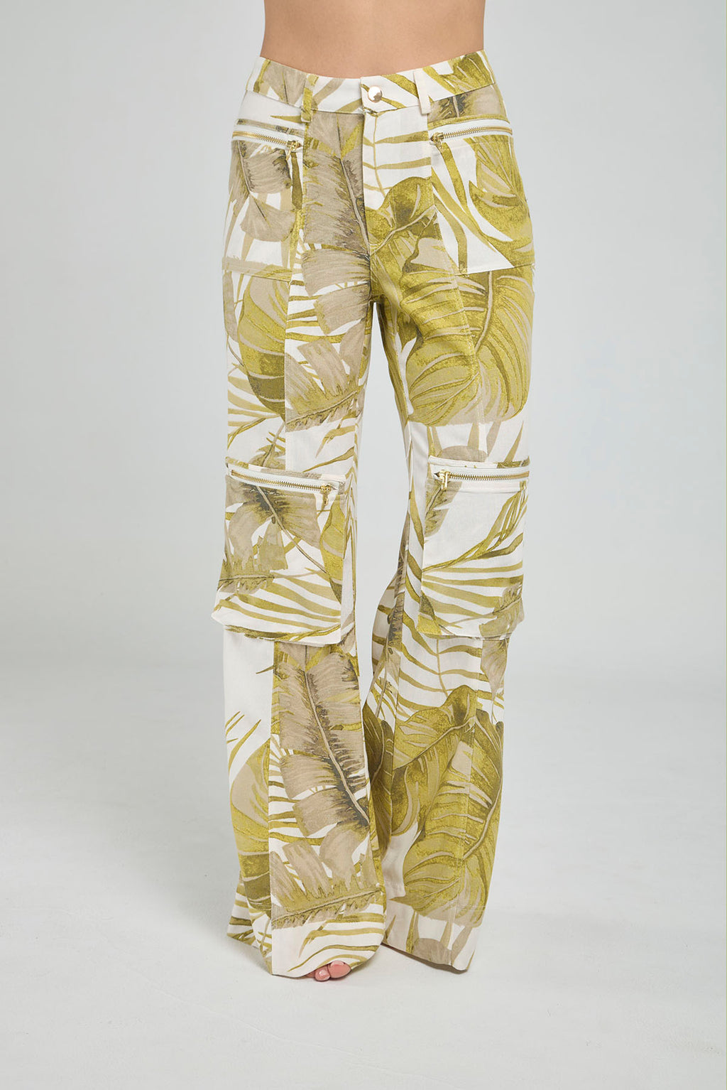 PANTALON BOTA ANCHA ESTAMPADO FLORAL CON 4 BOLSILLOS