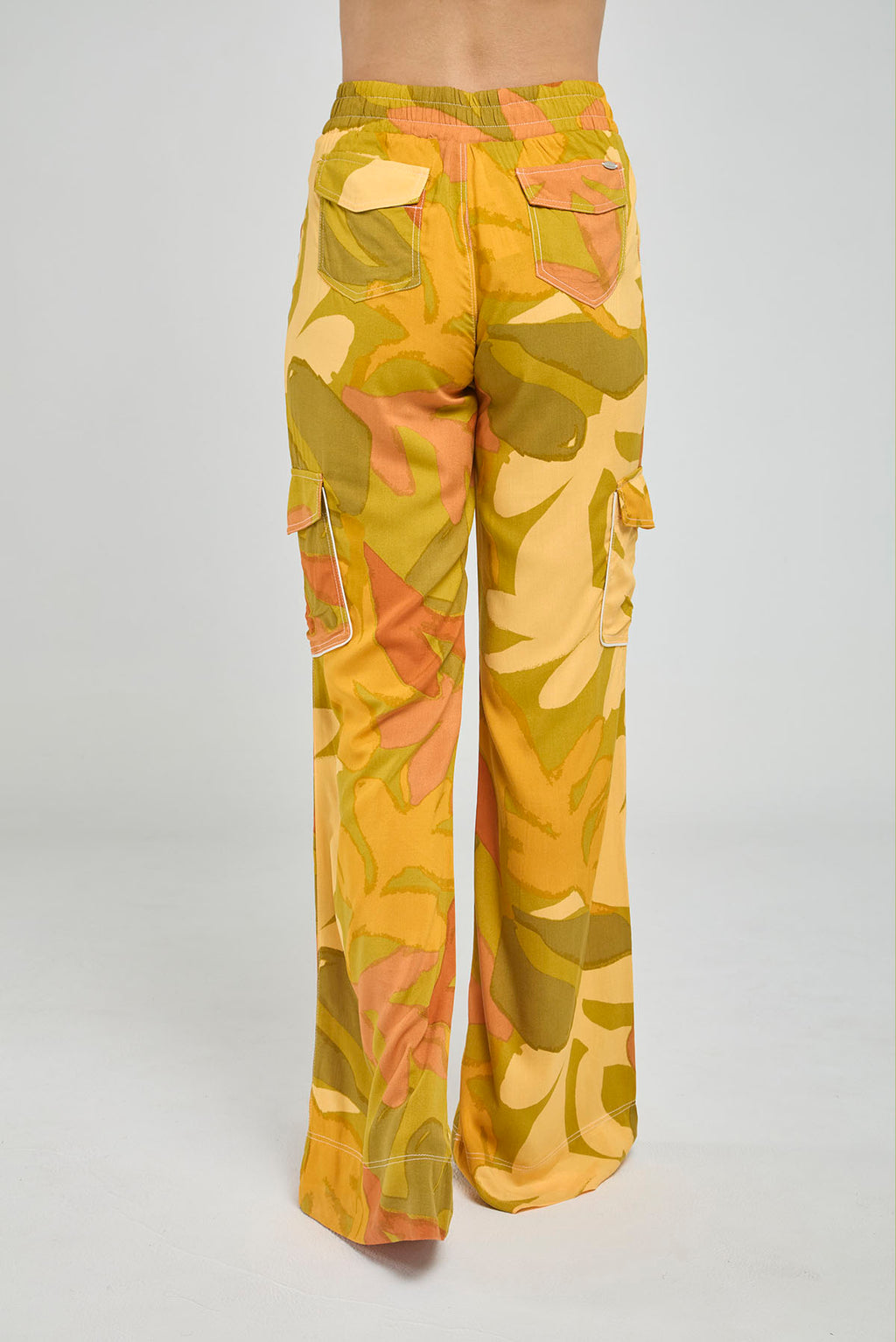 PANTALON BOTA ANCHA ESTAMPADO COLORIDO