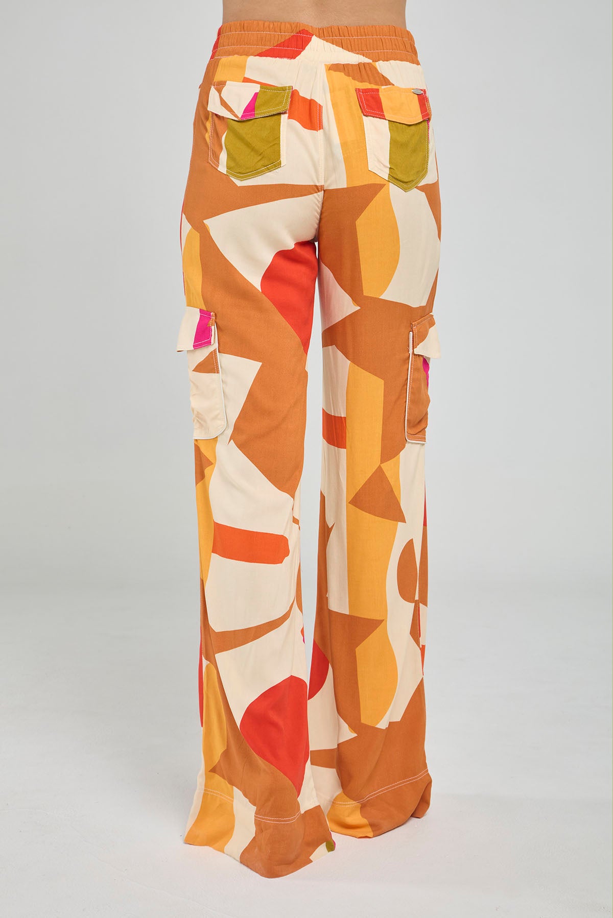PANTALON BOTA ANCHA ESTAMPADO COLORIDO