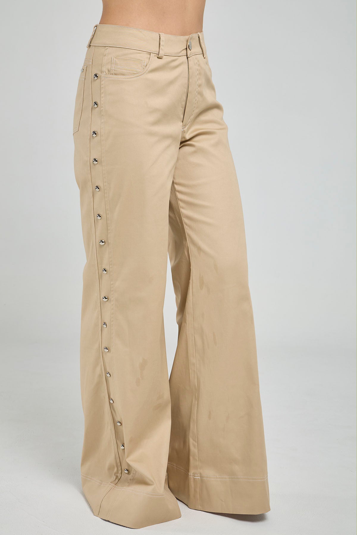 PANTALON BOTA RECTA CON TACHES LATERALES