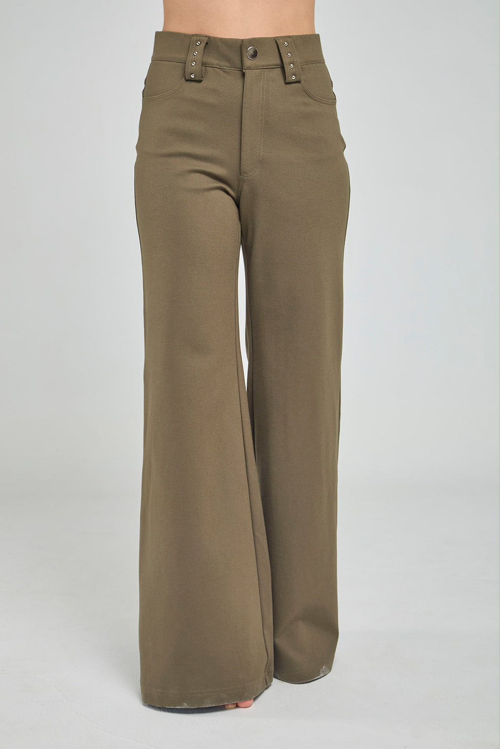 PANTALON BOTA ANCHA TACHES EN PASADORES
