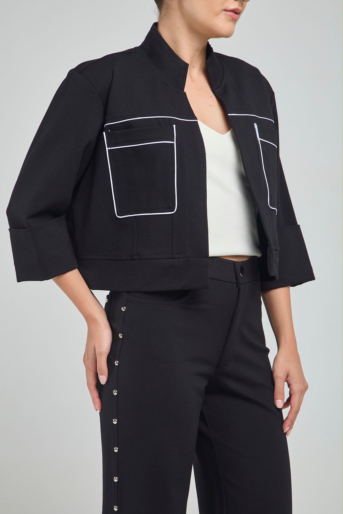 CHAQUETA CORTA ABIERTA CUELLO NERU CON MANGAS 3/4