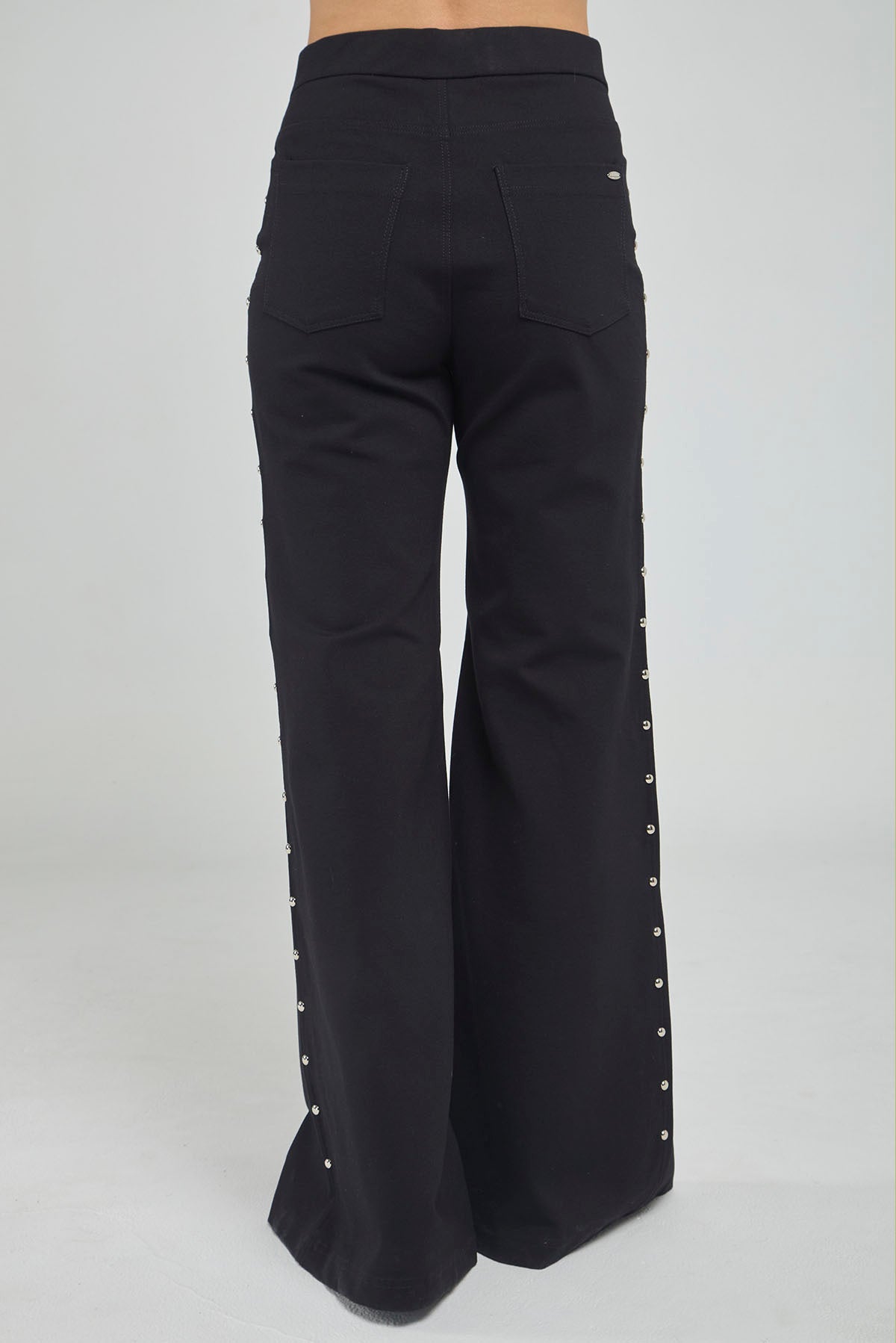 PANTALON BOTA RECTA CON TACHES LATERALES