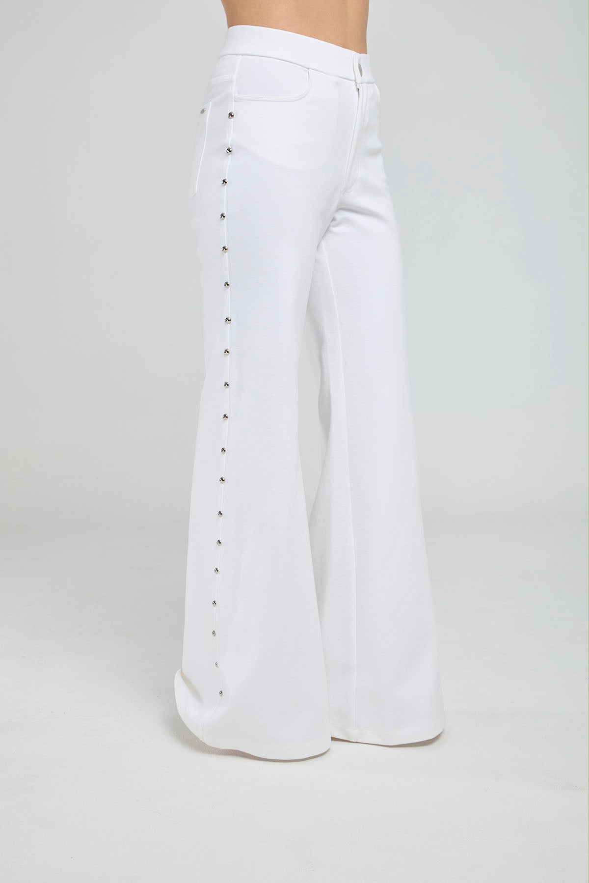PANTALON BOTA RECTA CON TACHES LATERALES