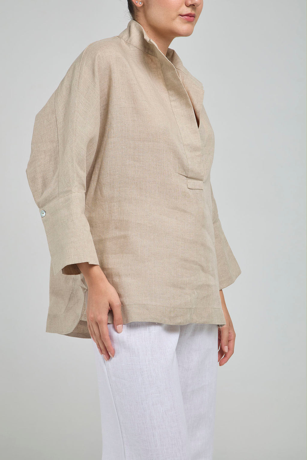 BLUSA LINO PERILLA INTERRUMPIDA  CORTE ATRAS CURVA R