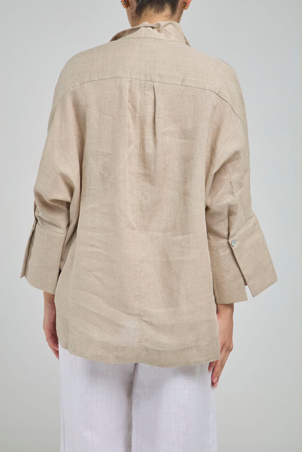 BLUSA LINO PERILLA INTERRUMPIDA  CORTE ATRAS CURVA R