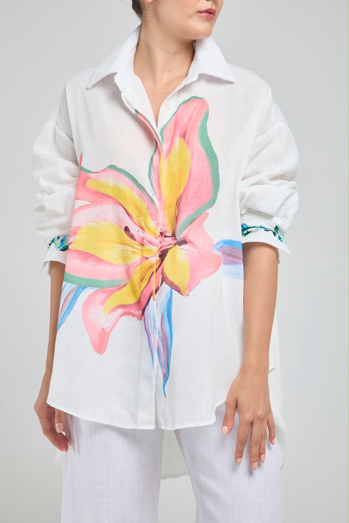 BLUSON LINO COLA FLOR ESTAMPADA COLA CUELLO CAMISERO  MANGA LARGA