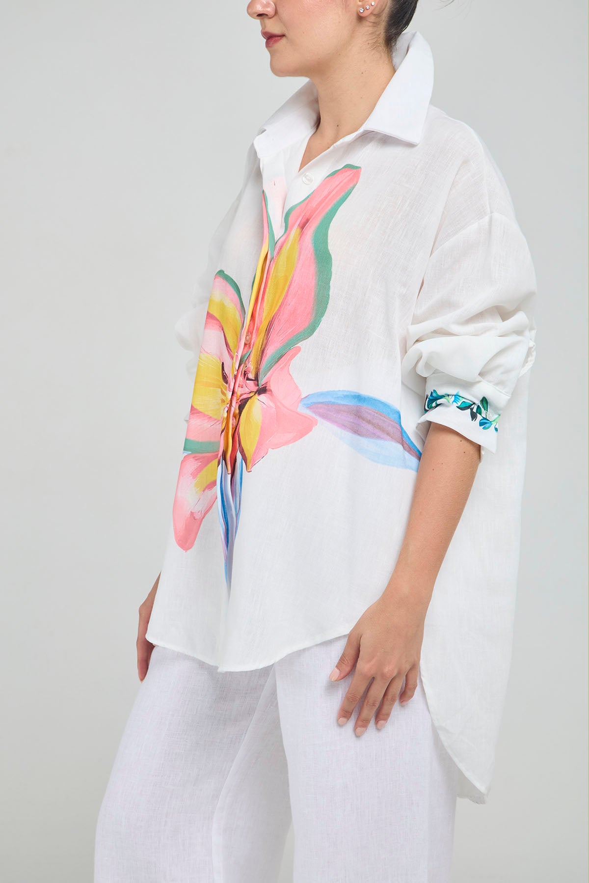 BLUSON LINO COLA FLOR ESTAMPADA COLA CUELLO CAMISERO  MANGA LARGA