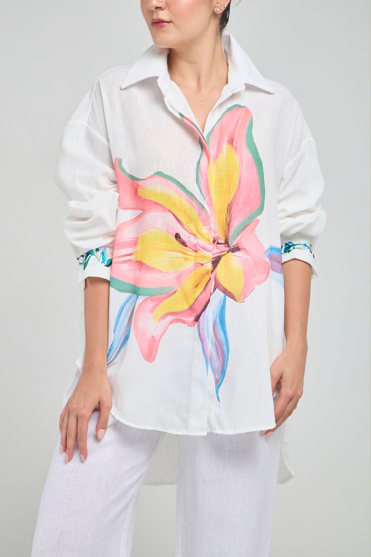 BLUSON LINO COLA FLOR ESTAMPADA COLA CUELLO CAMISERO  MANGA LARGA