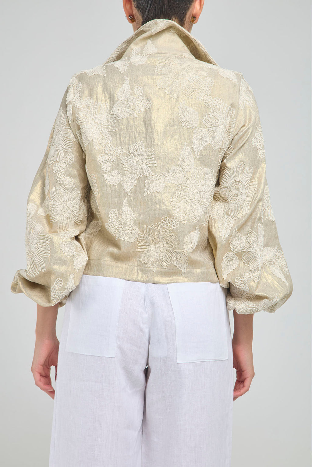 CHAQUETA EN LINO DORADO BORDADA
