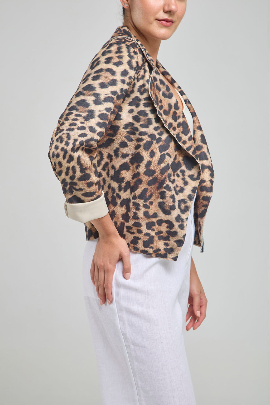 CHAQUETA TIPO BLAZER ANIMAL PRINT MANGA LARGA CUELLO SOLAPA