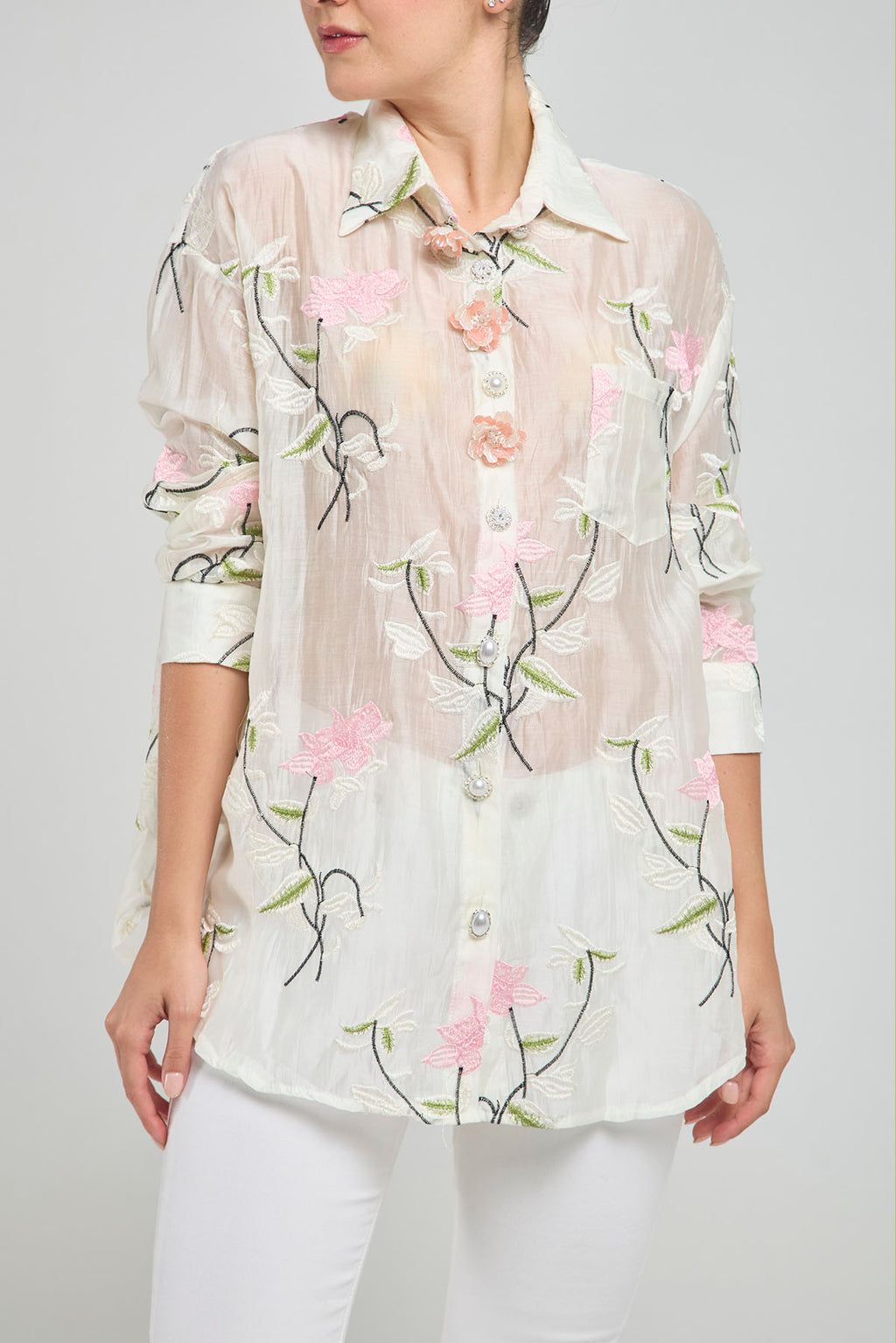 CAMISA VELO BORDADO PRENDEDOR FLOR PASTA