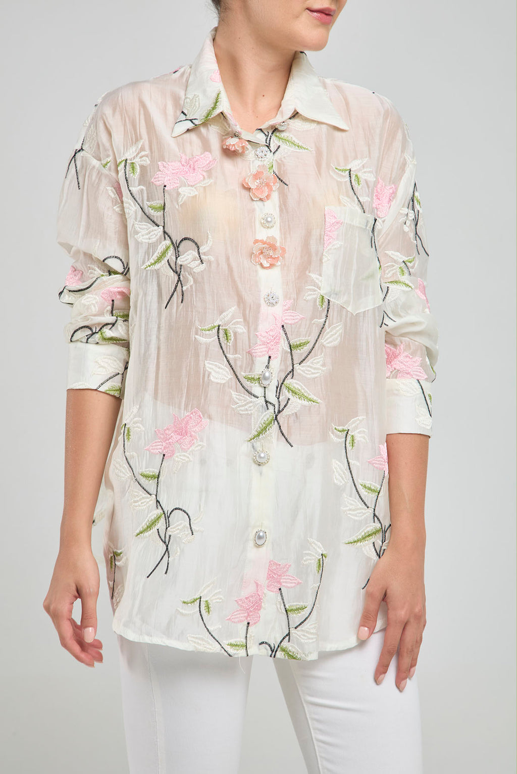 CAMISA VELO BORDADO PRENDEDOR FLOR PASTA