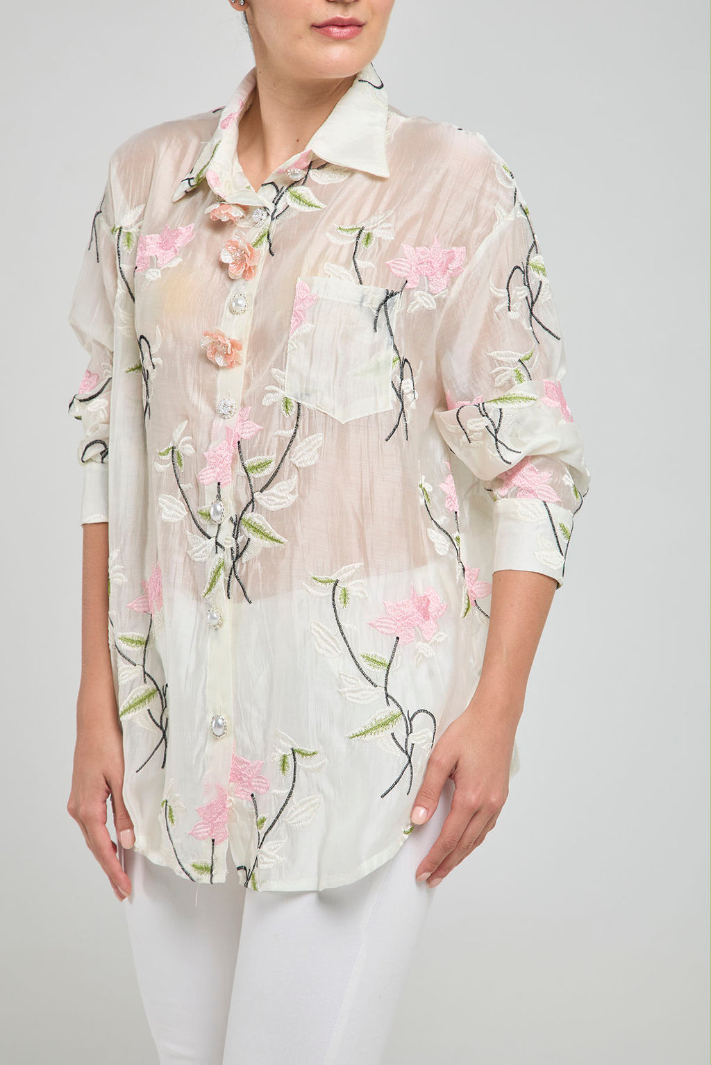 CAMISA VELO BORDADO PRENDEDOR FLOR PASTA