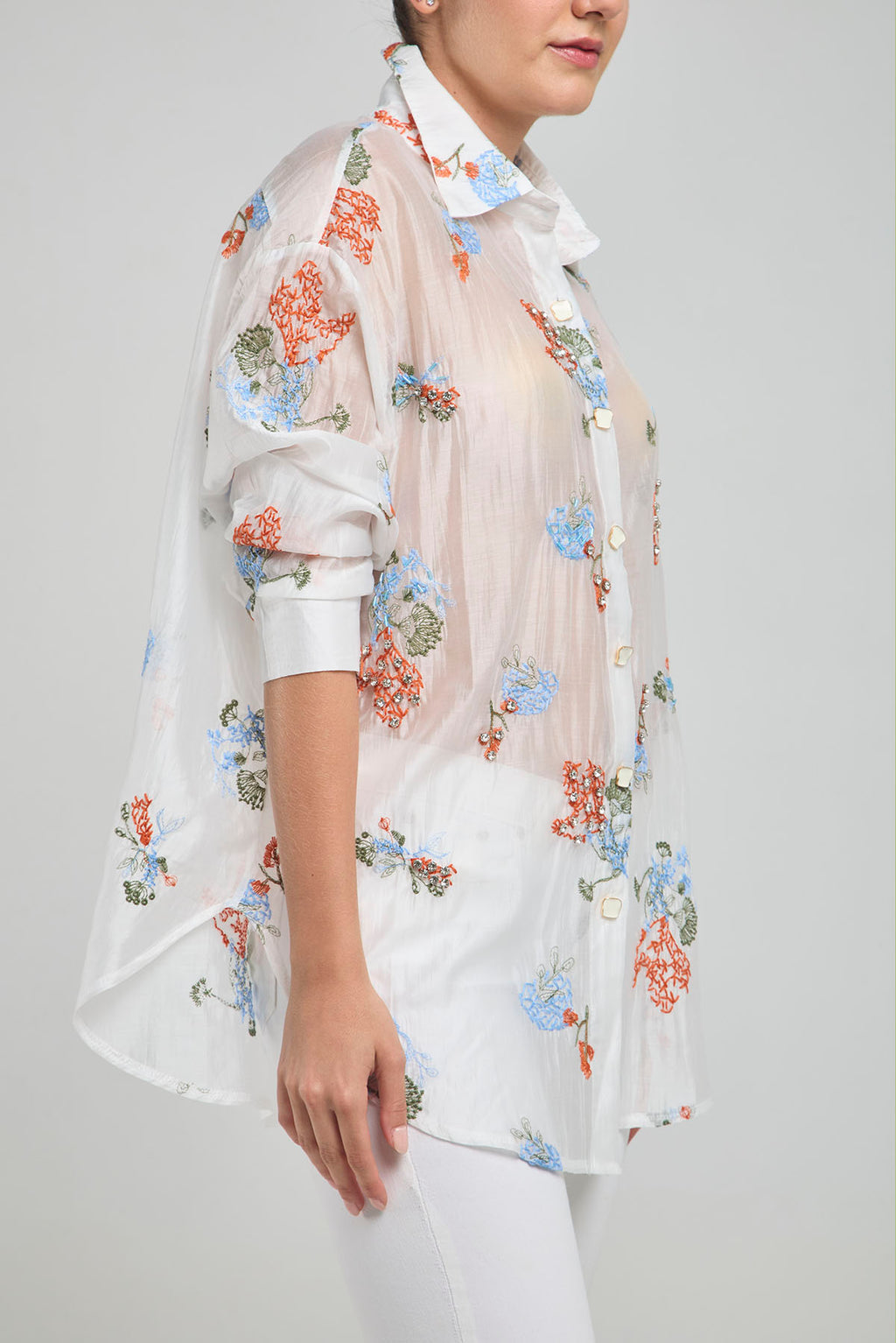 CAMISA VELO FLORES BORDADAS CANUTILLOS  BOTON METALICO